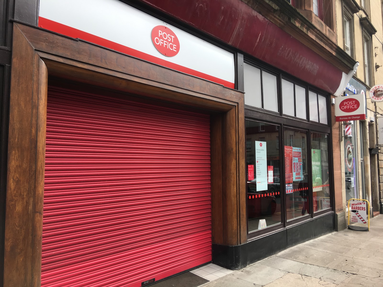 Arrival and context view at Glasgow Post Office | UK 🇬🇧 in Scotland.