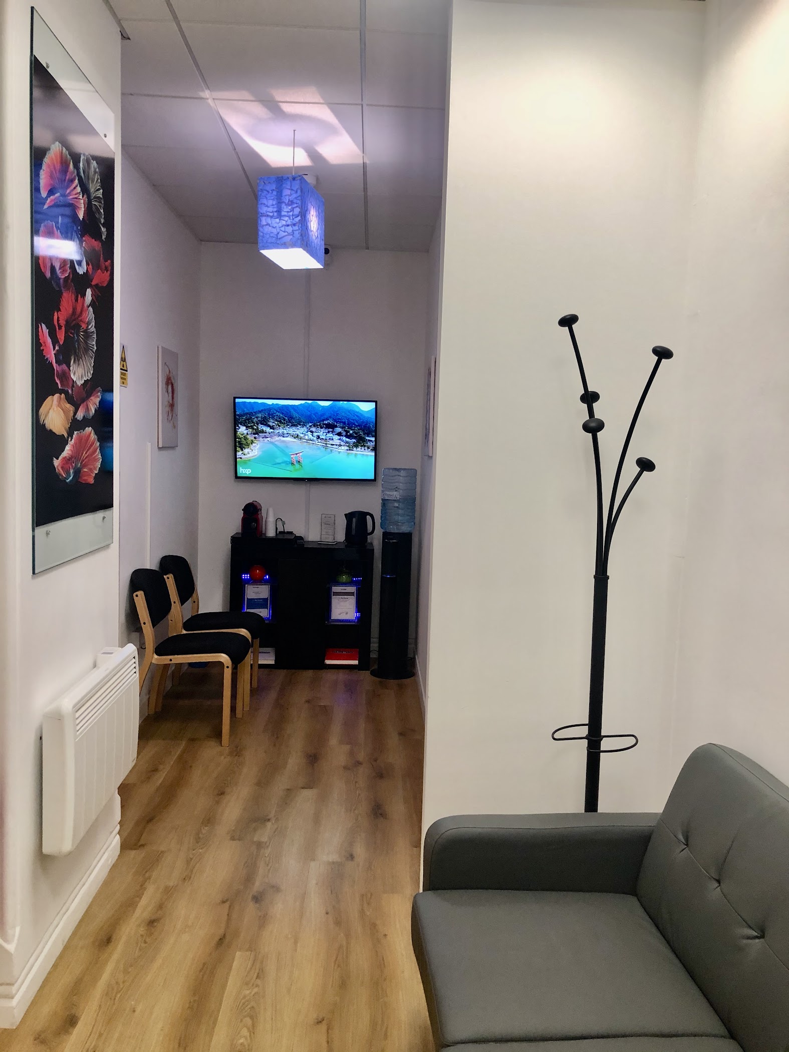 Arrival and context view at Forma Smile & Beauty | UK 🇬🇧 in England.