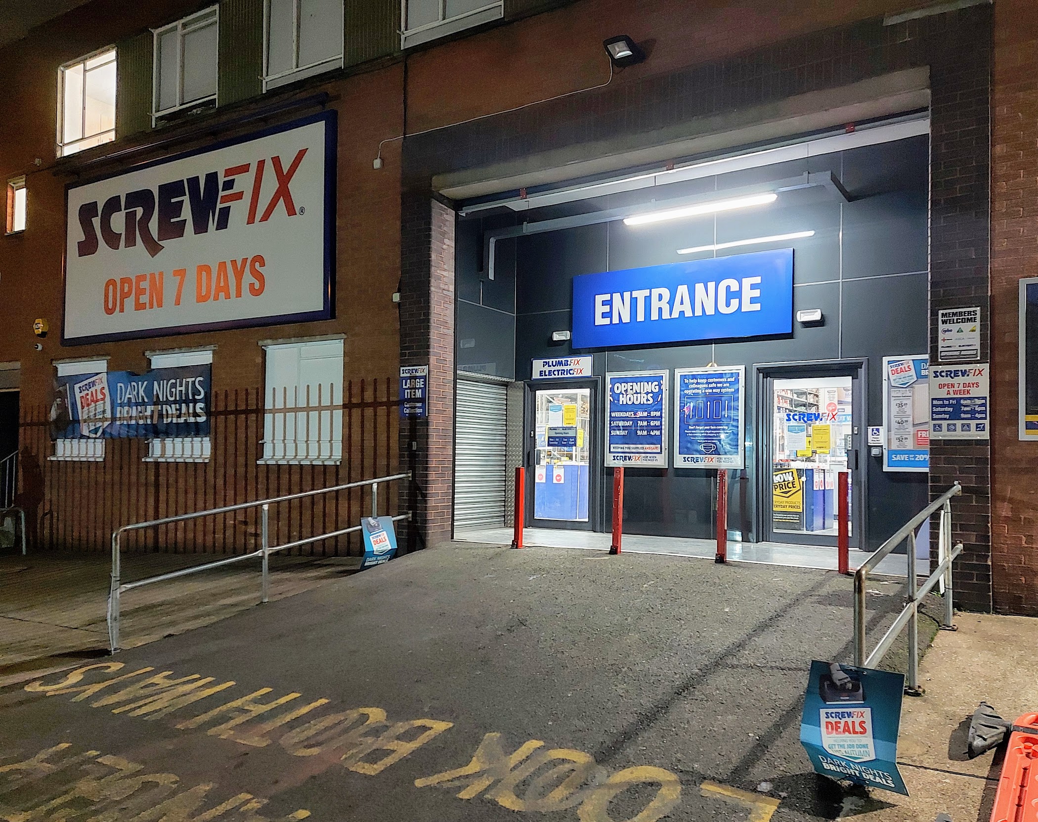 Screwfix | Bermondsey | Rotherhithe New Road | UK 🇬🇧 – TortoisePath