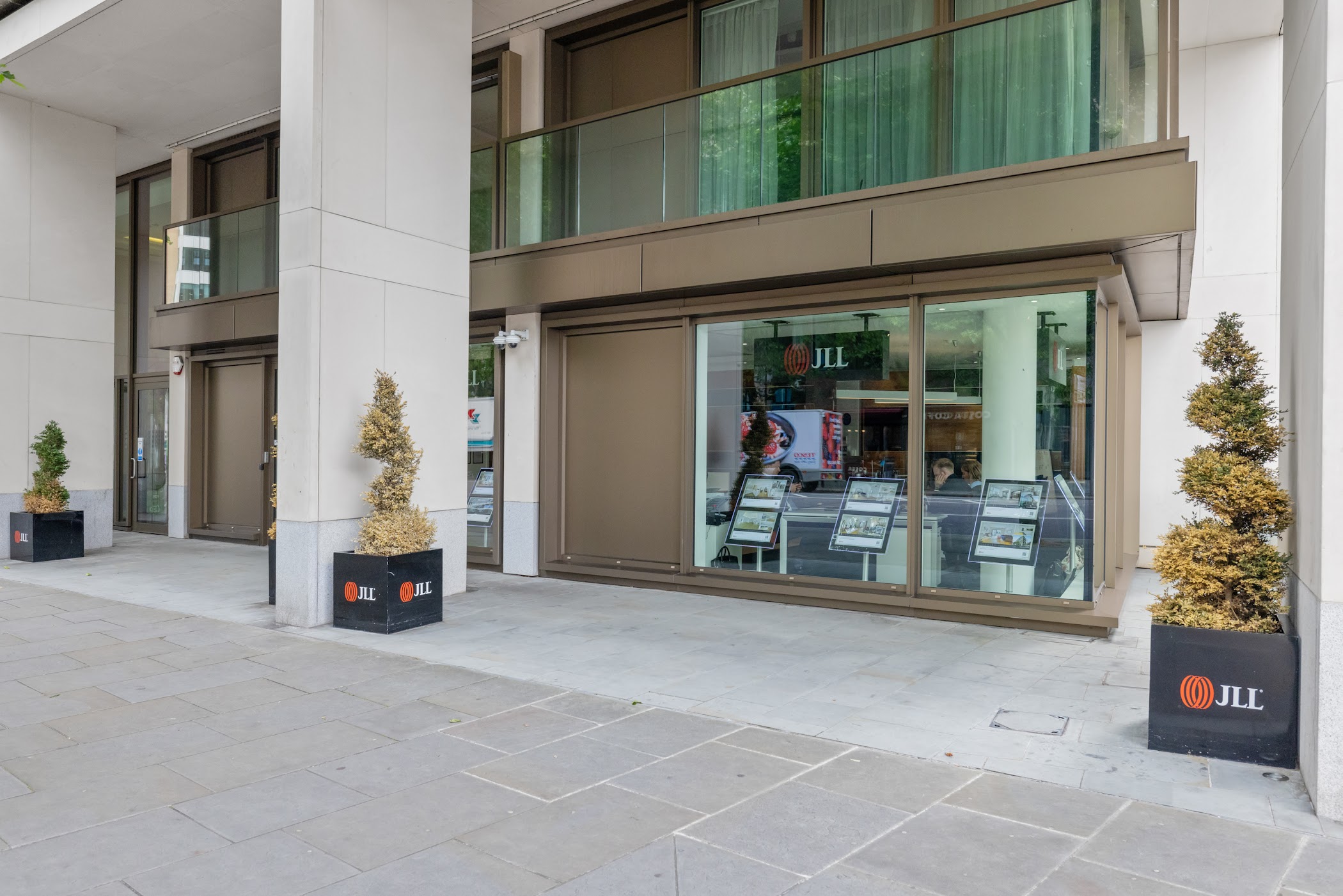 JLL | Kensington Real Estate | UK 🇬🇧