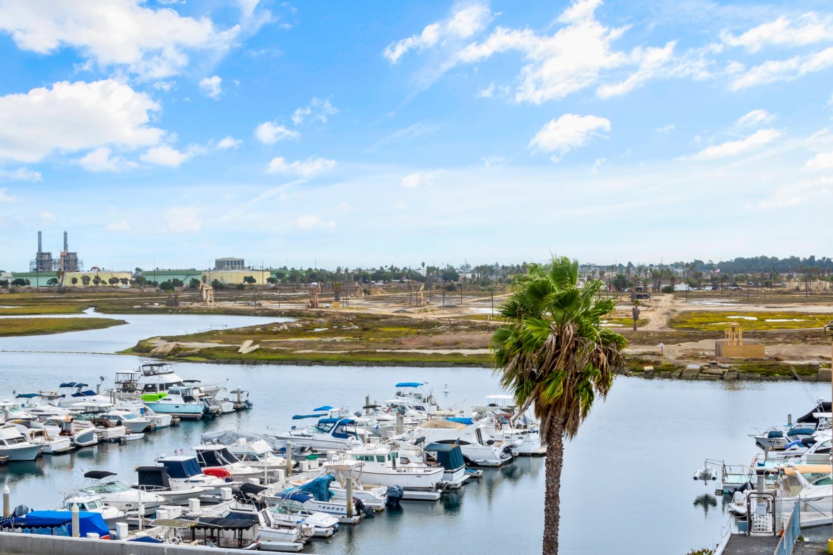 Golden Sails Hotel — Long Beach