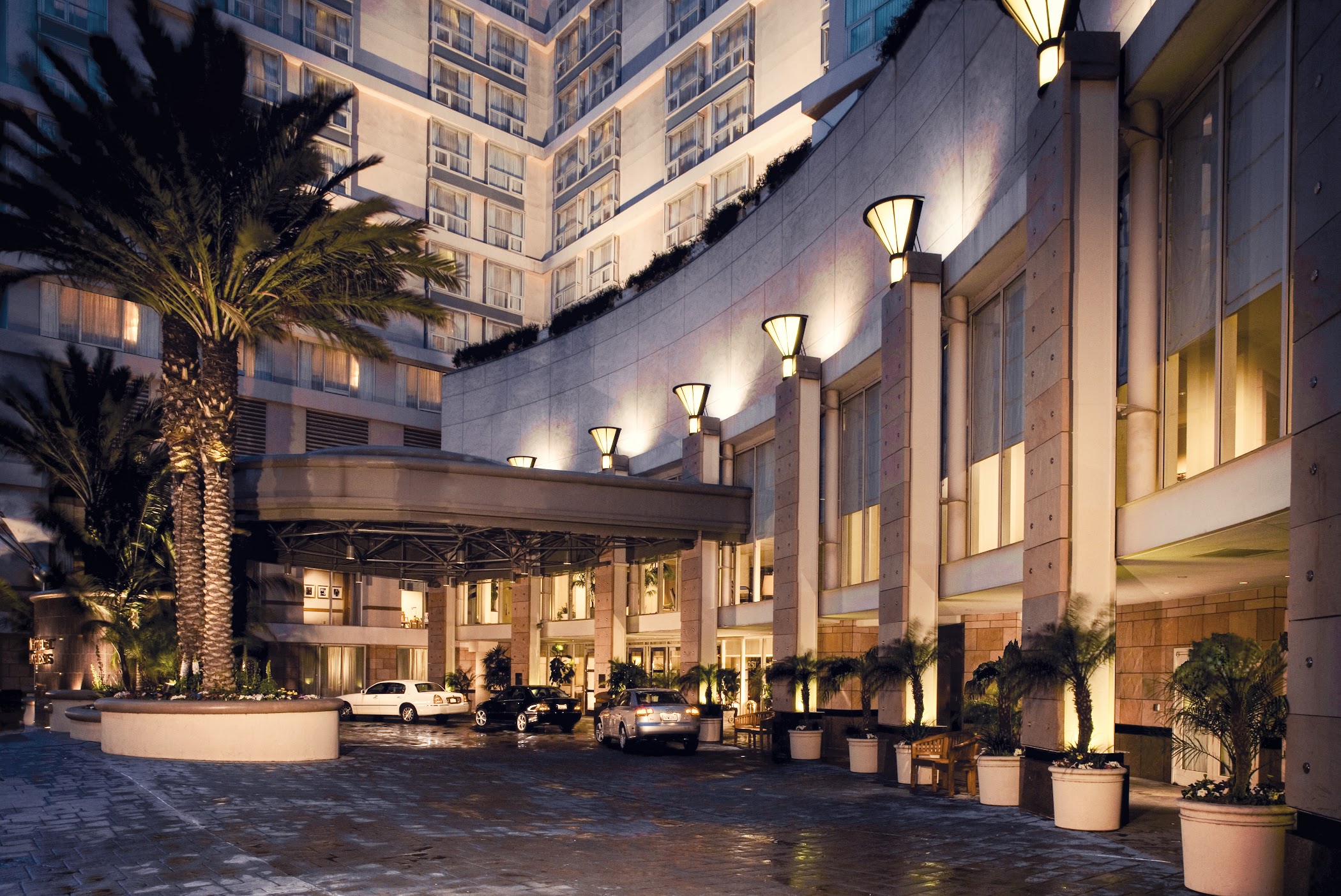Omni Los Angeles Hotel at California Plaza — Los Angeles