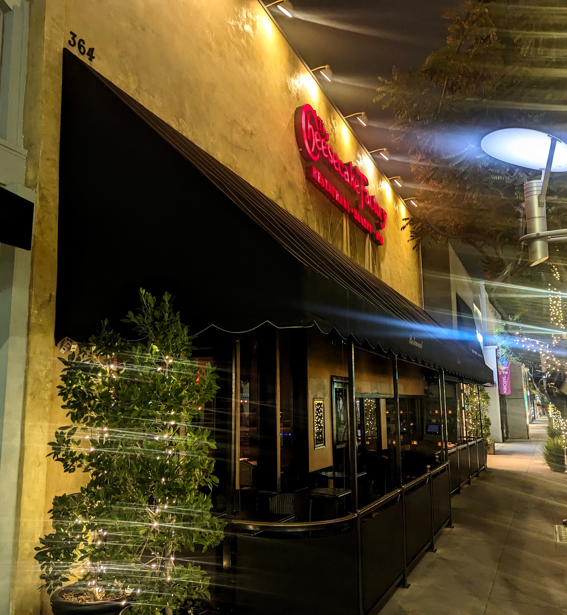 The Cheesecake Factory — Beverly Hills