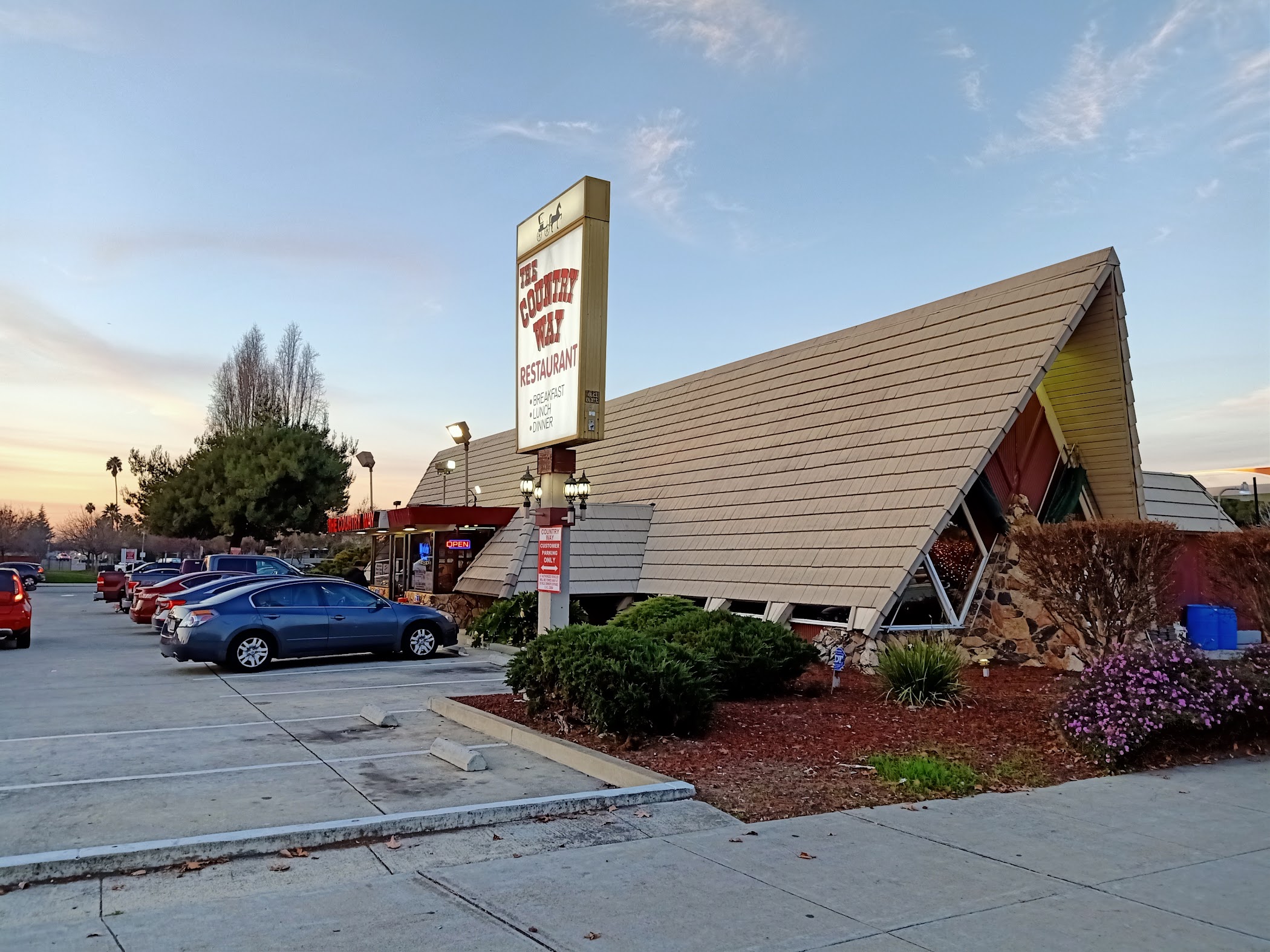 Mowry East Shopping Center — Fremont