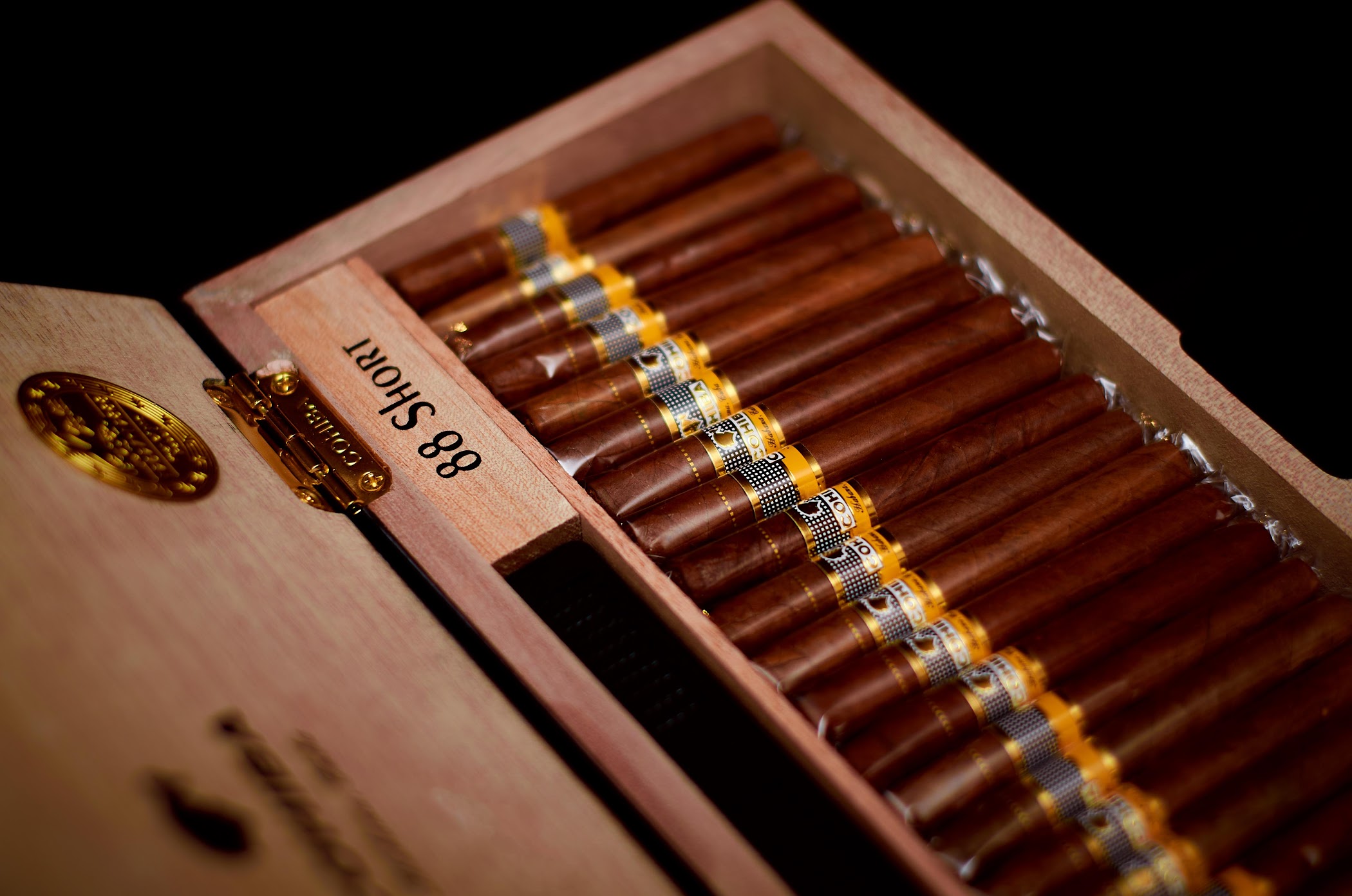 Habana Vieja Cigar Lounge — Accra