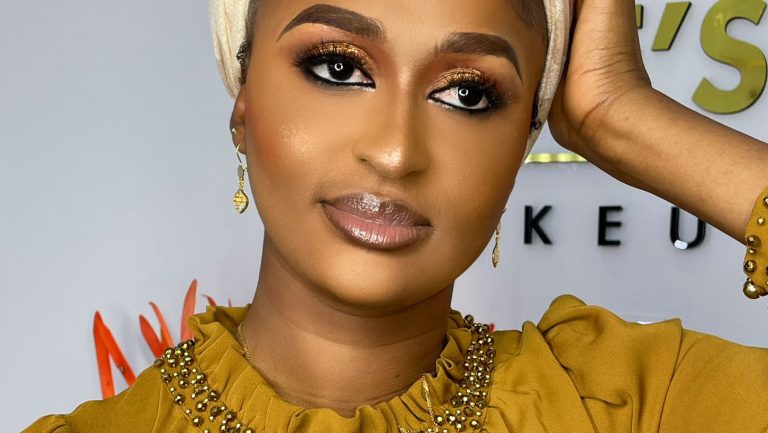Annie’S Facebeat Makeup Studio