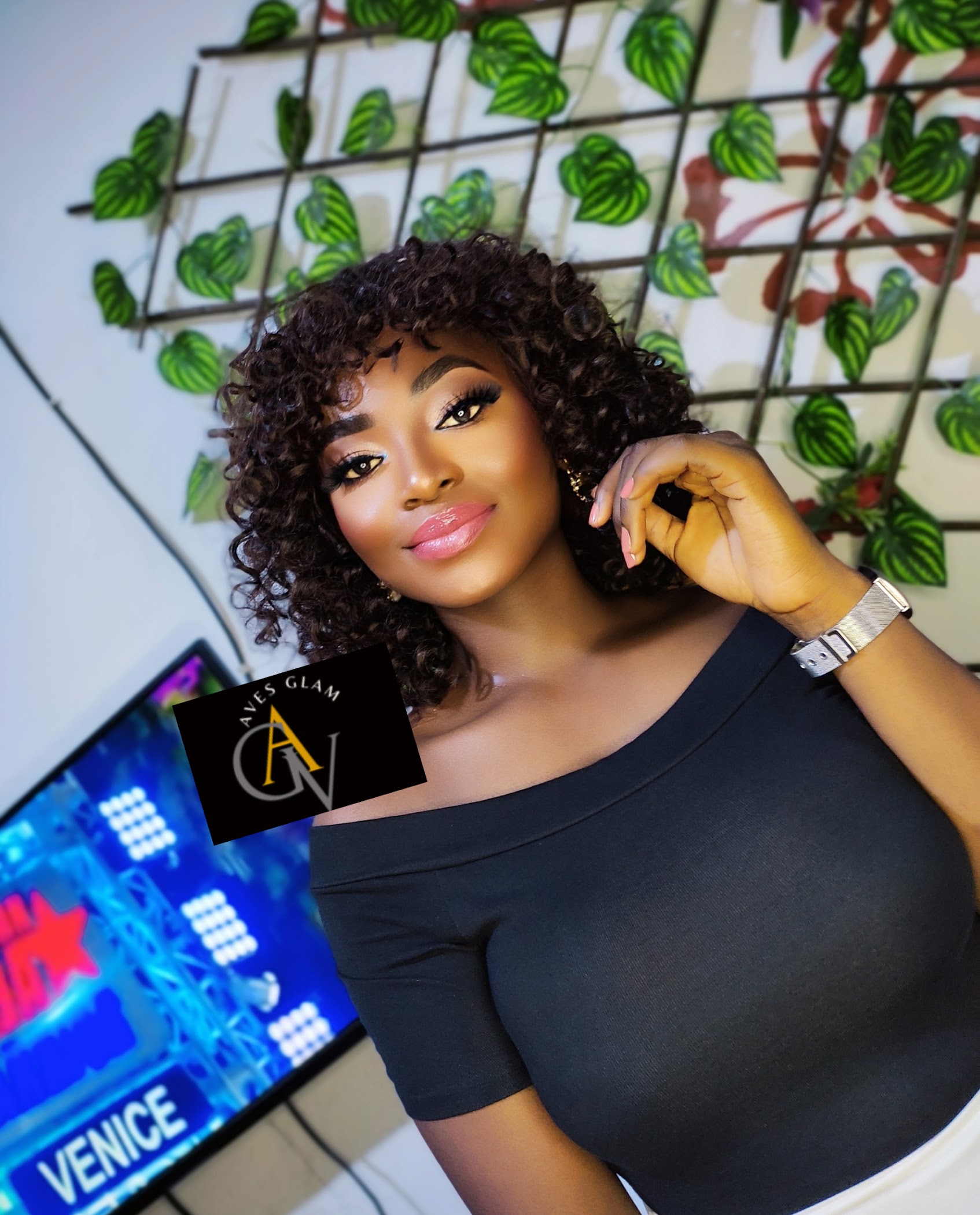 Aves Glam — Accra