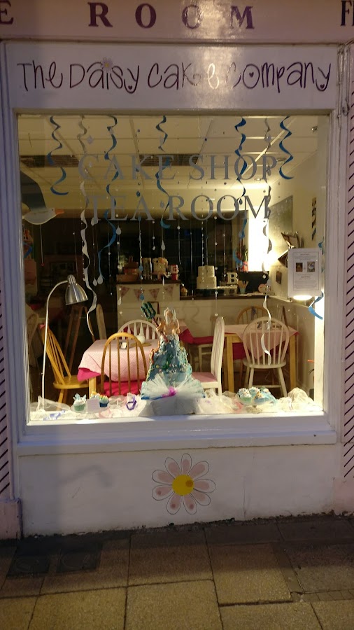 Daisy Cake Hampshire, bespoke cakes, by appointment only. | UK — Southampton