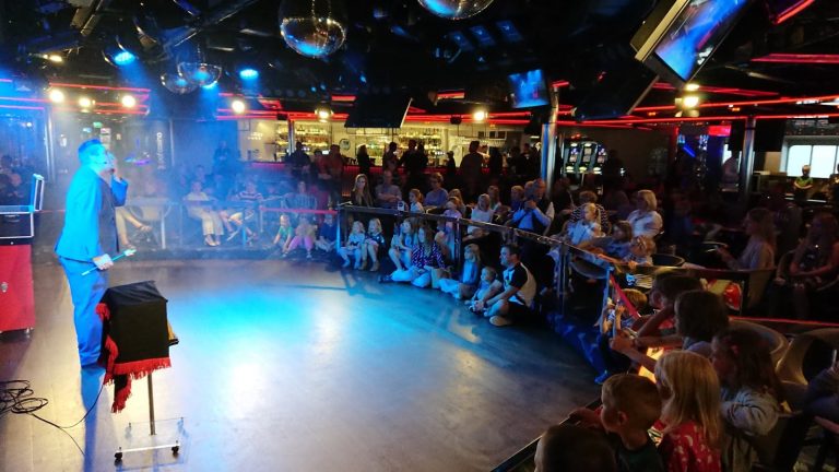 Flash – Comedy & Magic | UK