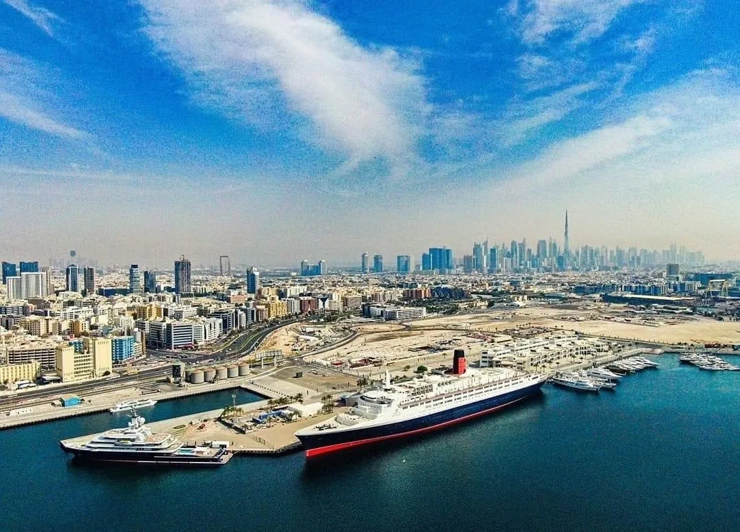 Queen Elizabeth 2 — Dubai