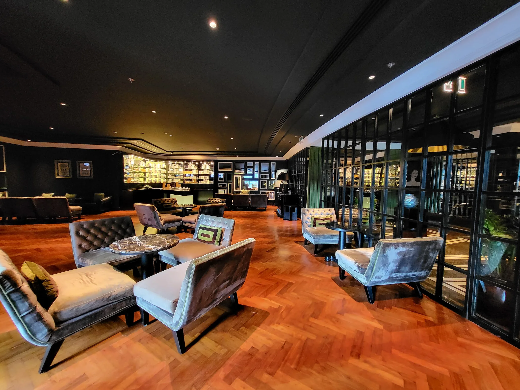 La Farine Café & Bakery — Dubai