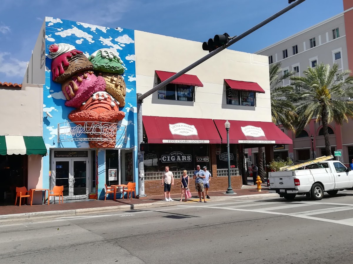 Little Havana Visitor Center | Florida USA 🇺🇸 — Miami