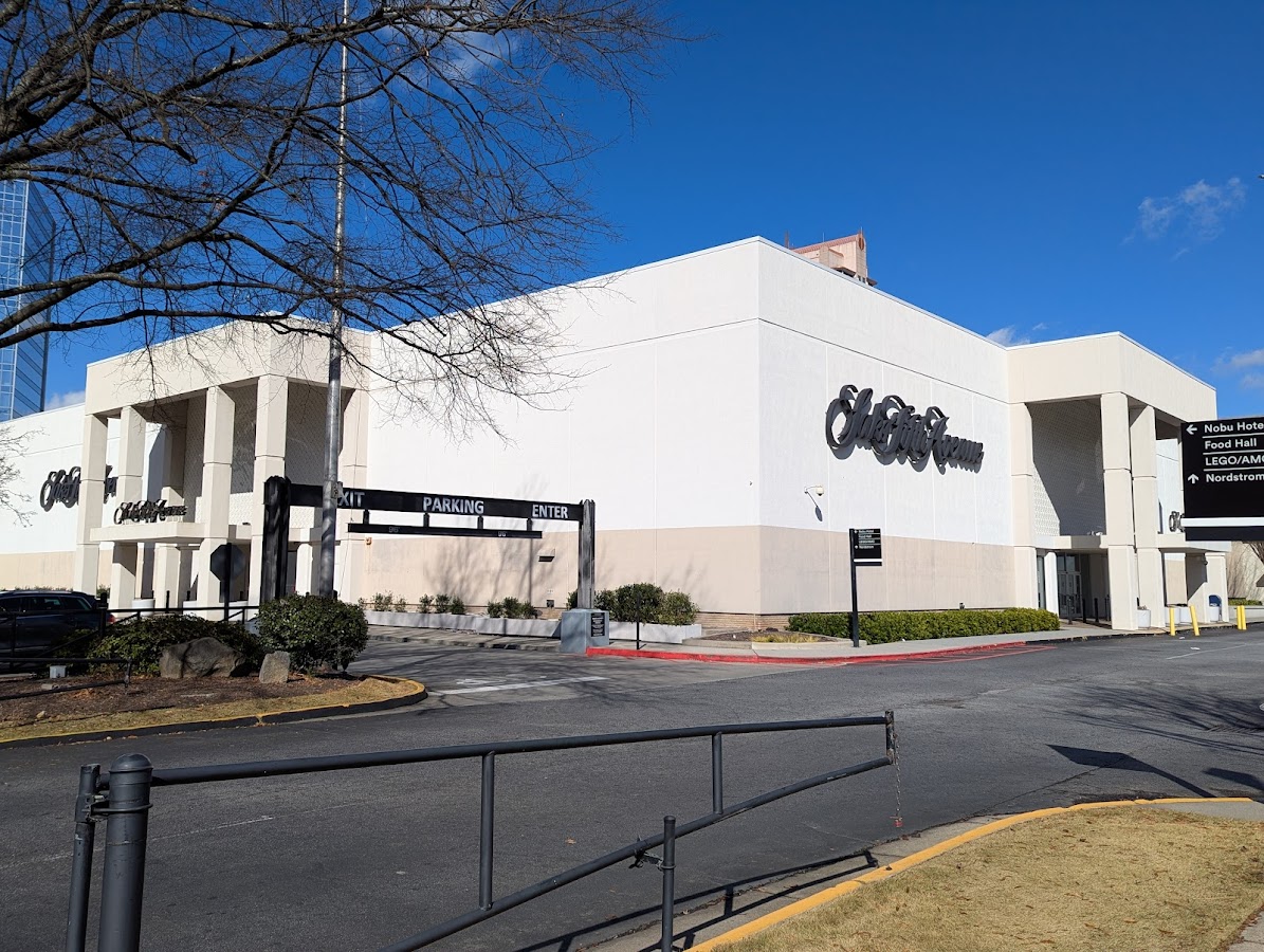 Saks Fifth Avenue | Georgia USA 🇺🇸 in Atlanta, where the storefront and shopping mood set the tone for a premium retail stop.