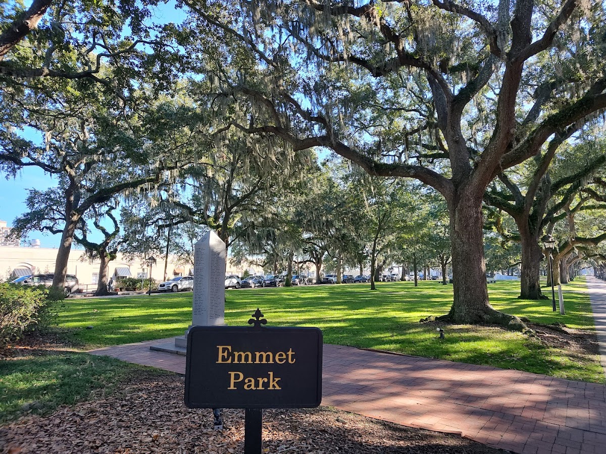 Emmet Park on Bay Street in Savannah, set up for a simple outdoor pause.