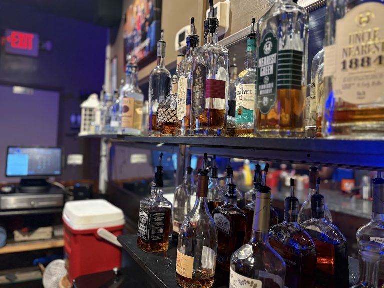 Ikonz Sportsbar & Grill | Georgia USA 🇺🇸