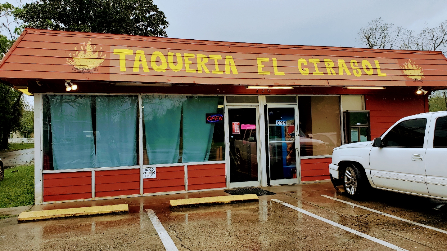 El Girasol in Valdosta, set up for a meal stop where the menu and hours matter most.