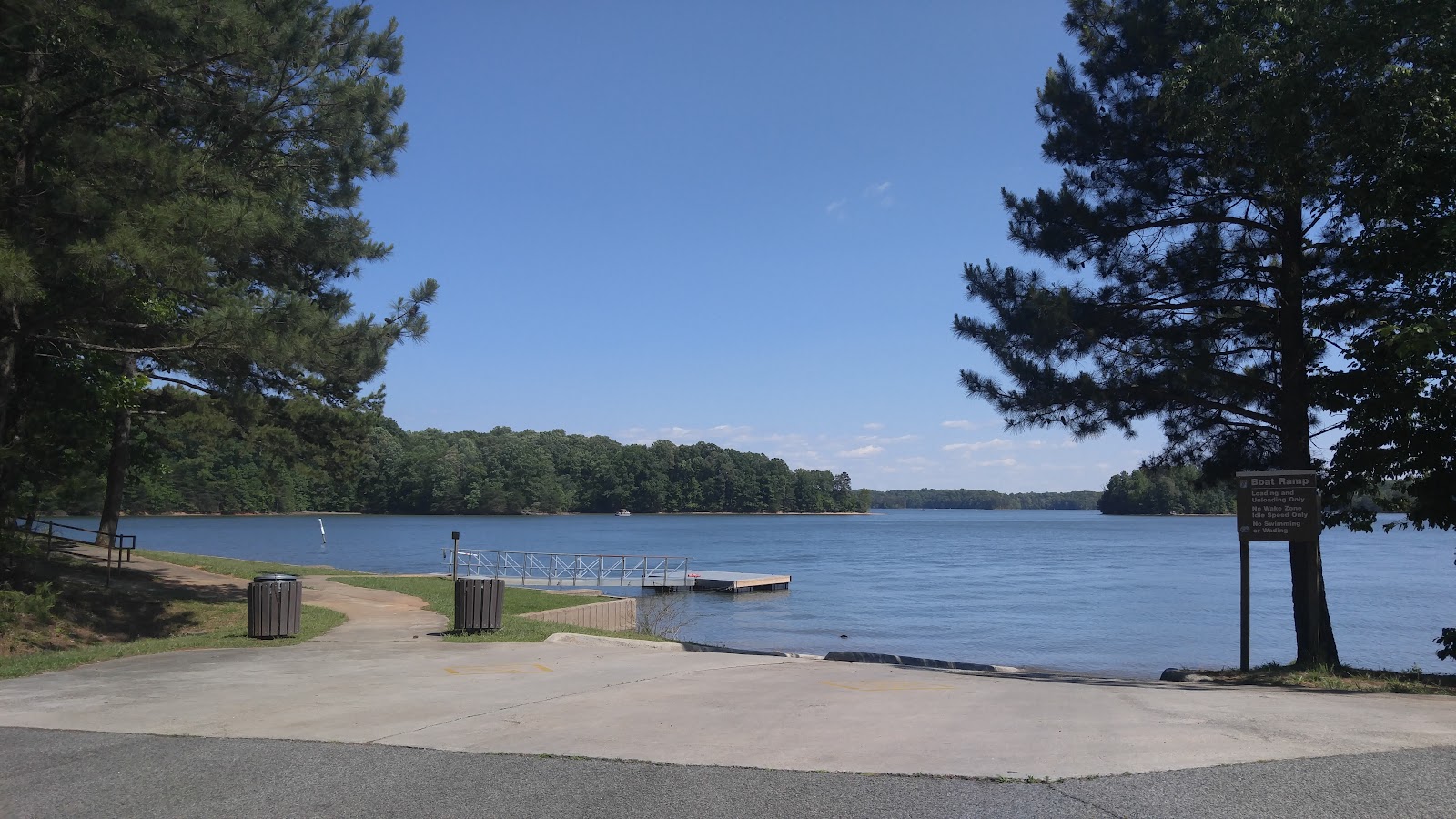 A first look at Long Hollow Park in Gainesville, setting the tone for a relaxed outdoor visit.