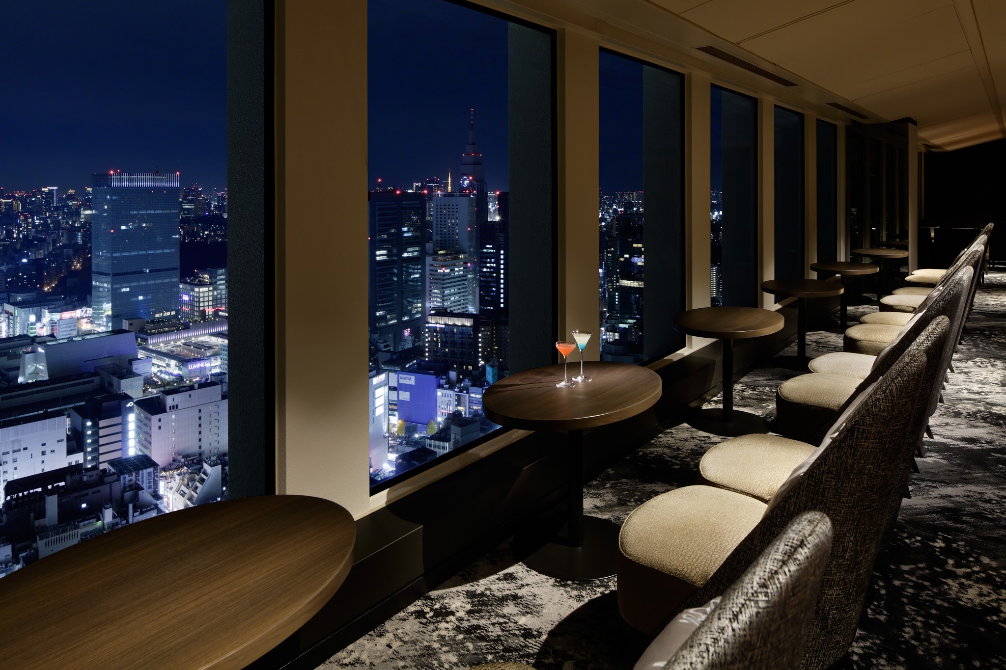 Sky Lounge Aurora — Shinjuku City