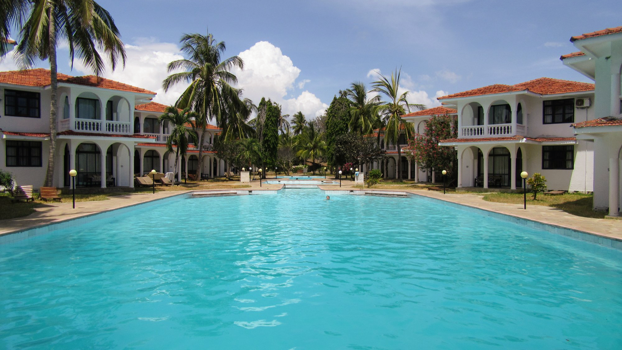 Bahari Dhow Beach Villas — Diani Beach
