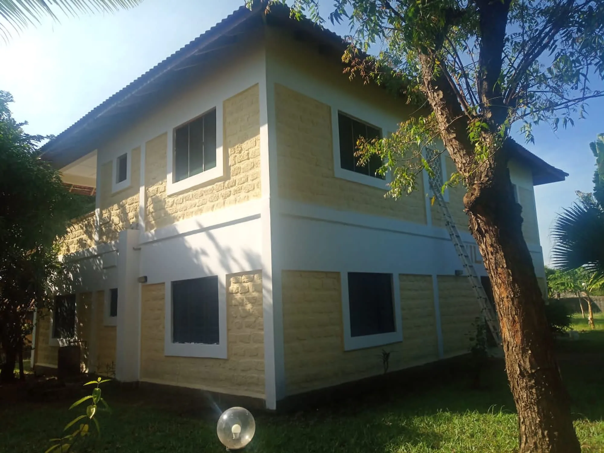 Apple Mango Apartments — Diani Beach