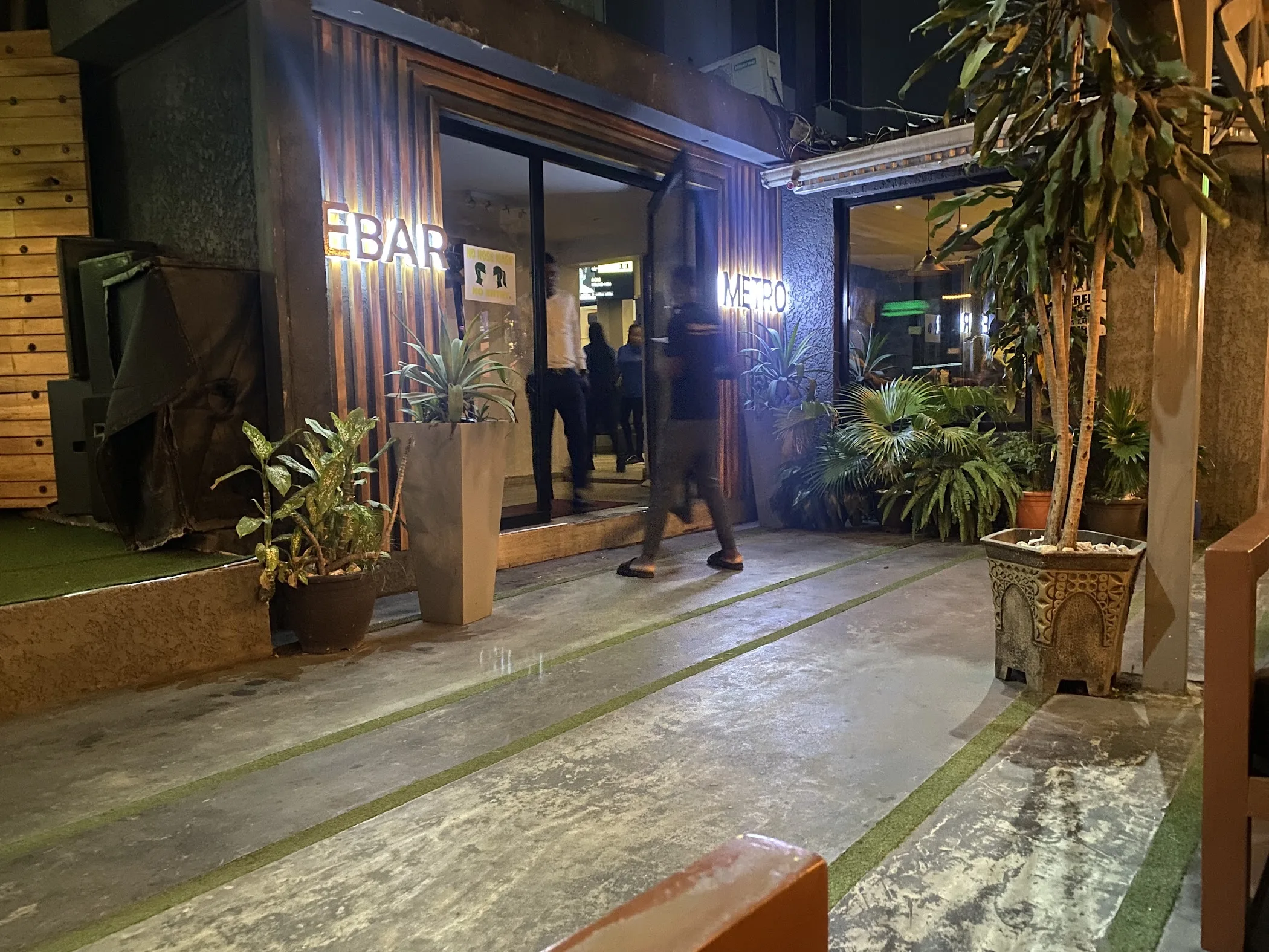 E Bar Metro — Lekki