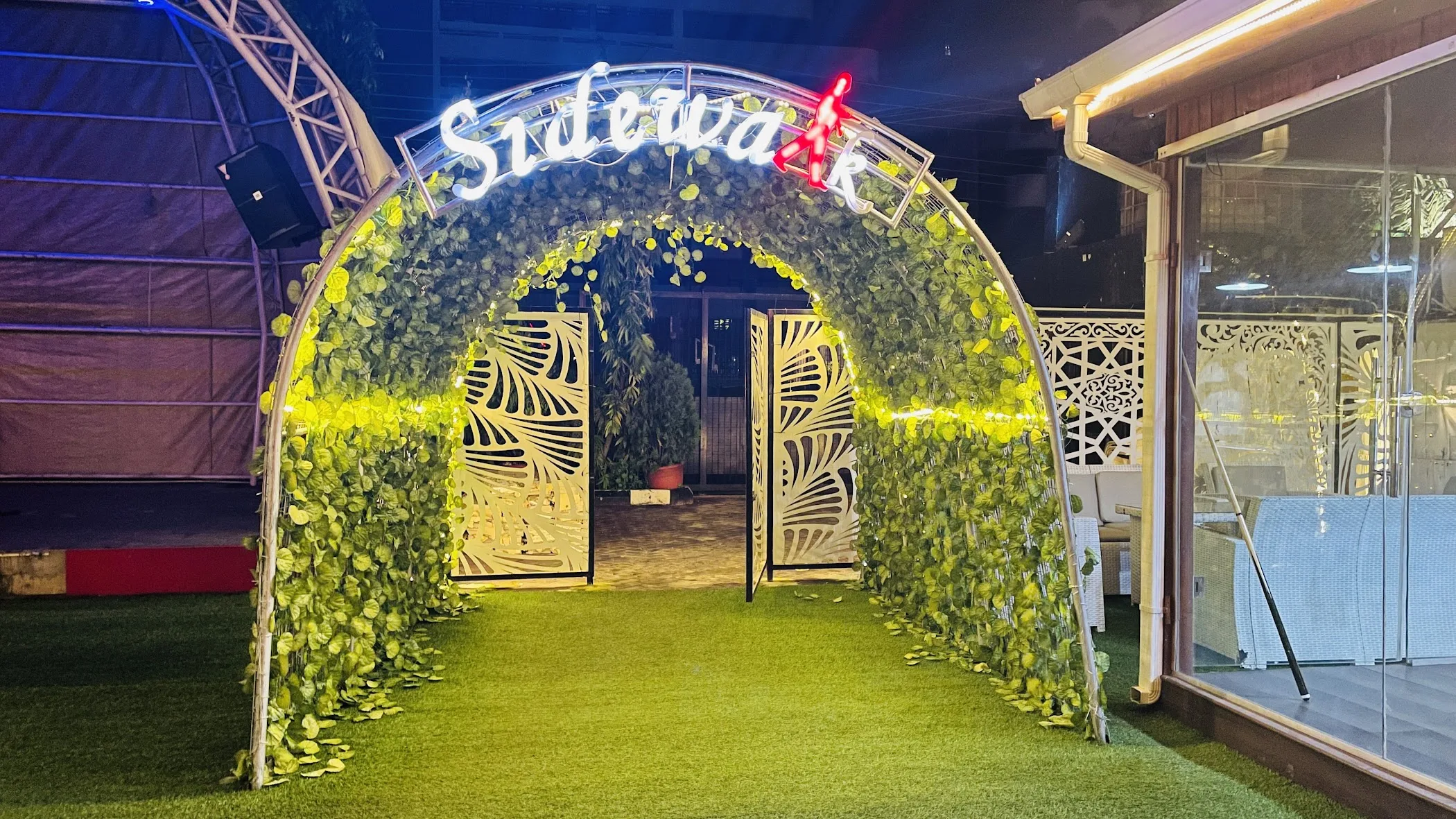 Sidewalk Lounge — Lagos