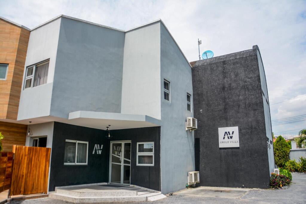 Angle Villa — Lagos