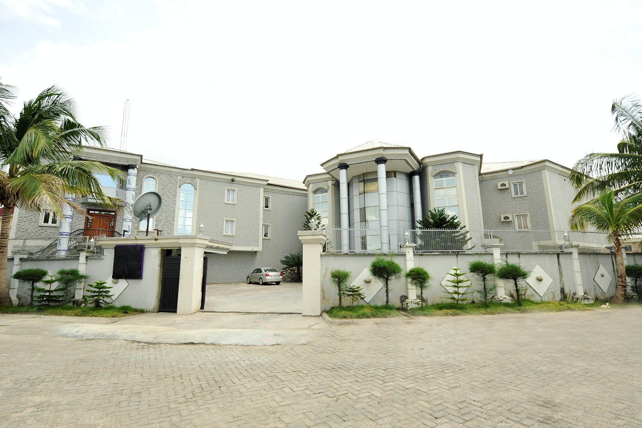 De Lankaster Hotel & Suites — Lagos