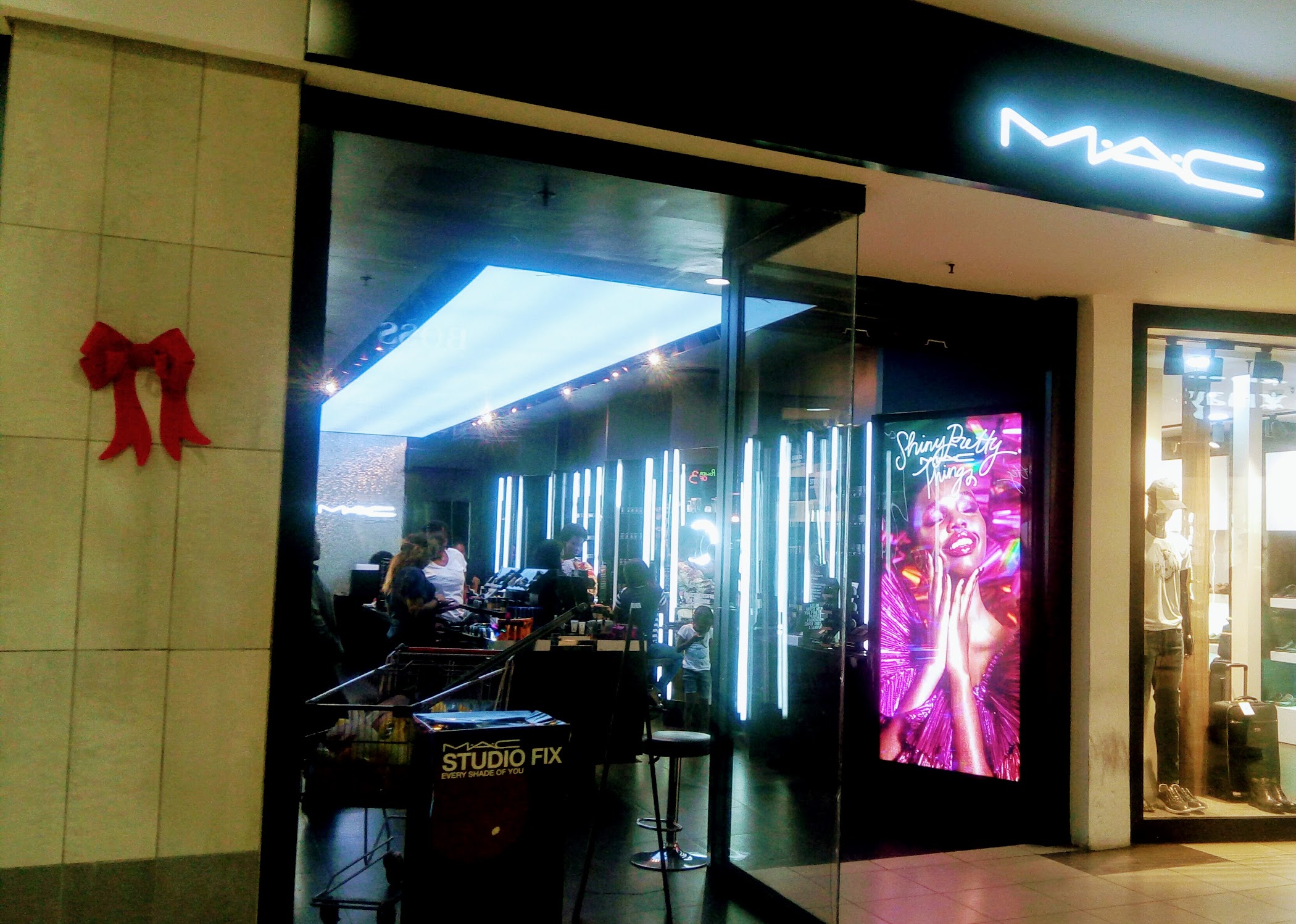 MAC Cosmetics — Lekki