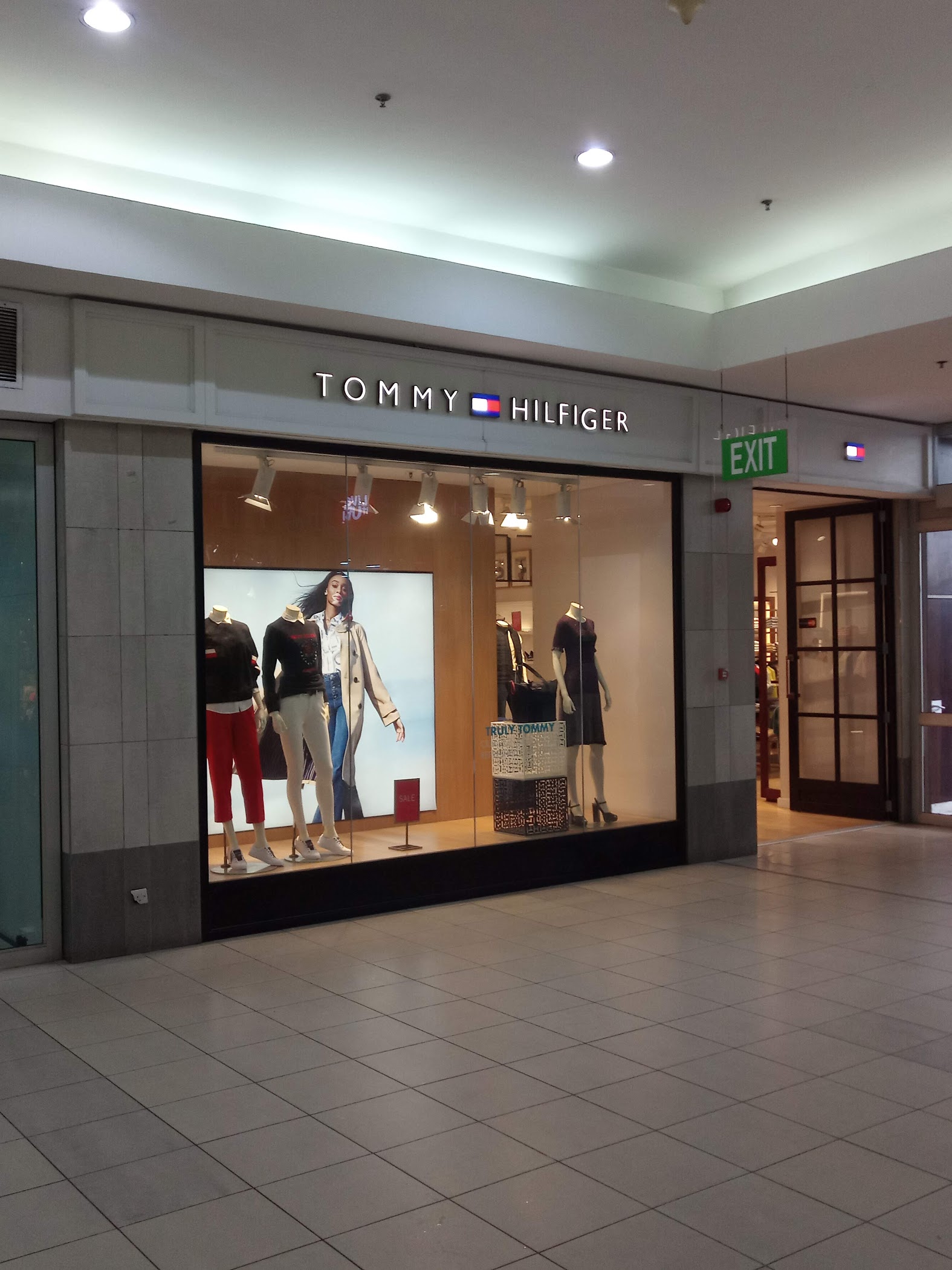 Tommy Hilfiger — Lekki