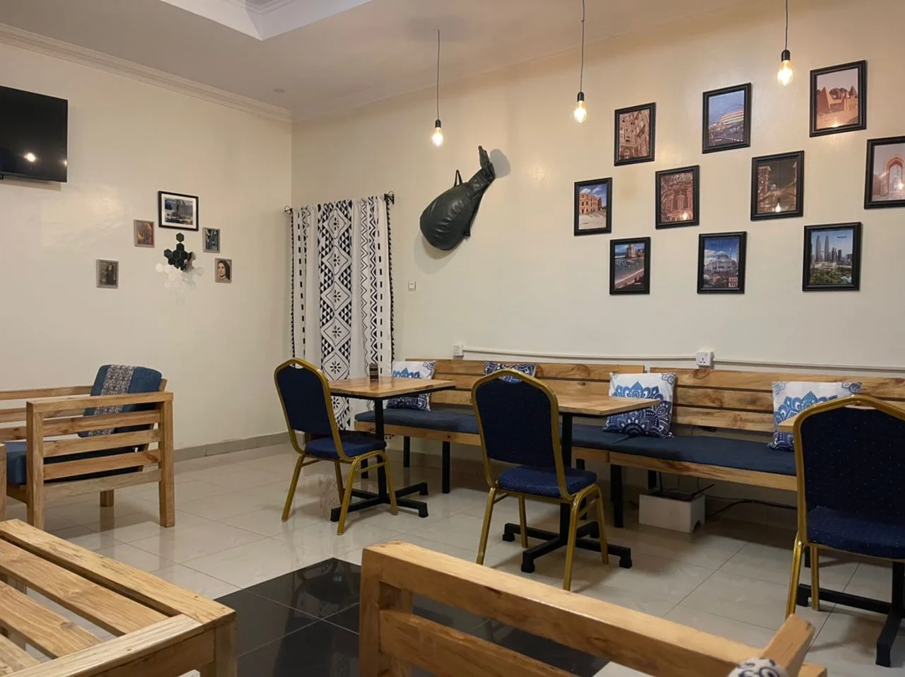 Fayrouz Restaurant and Hostel — Kigali