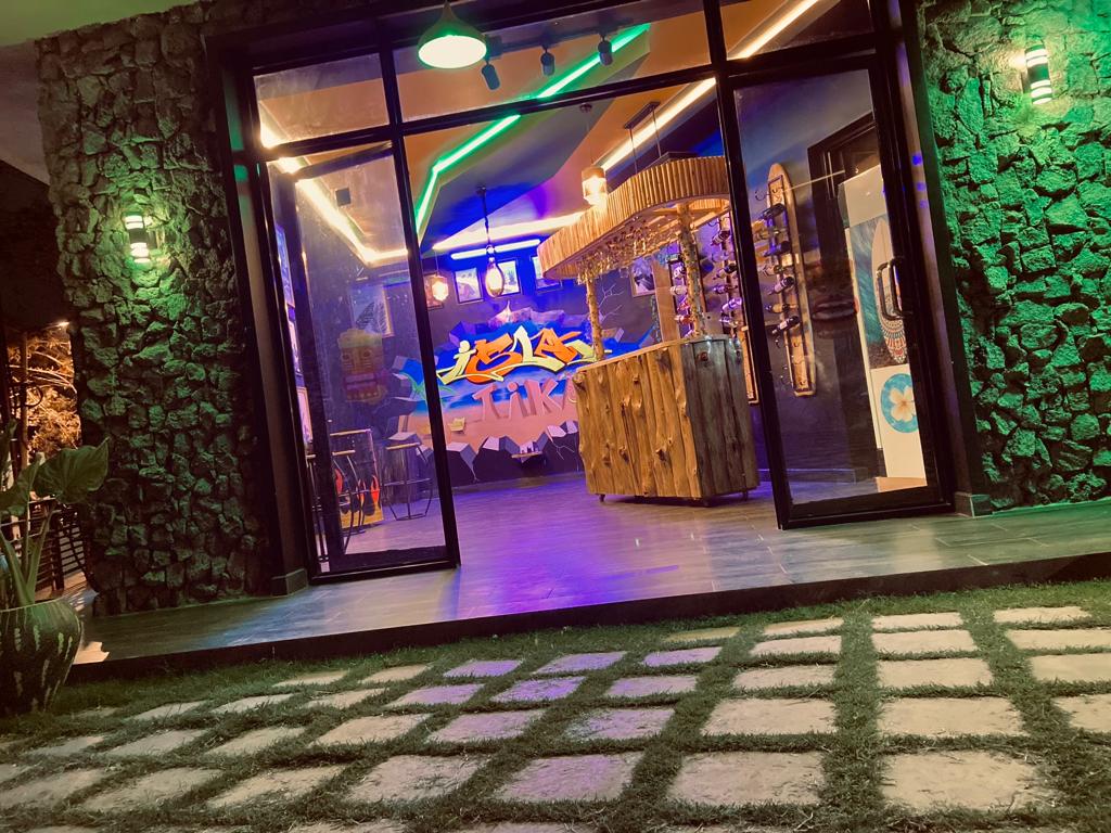 Isla Tiki Bar — Kigali