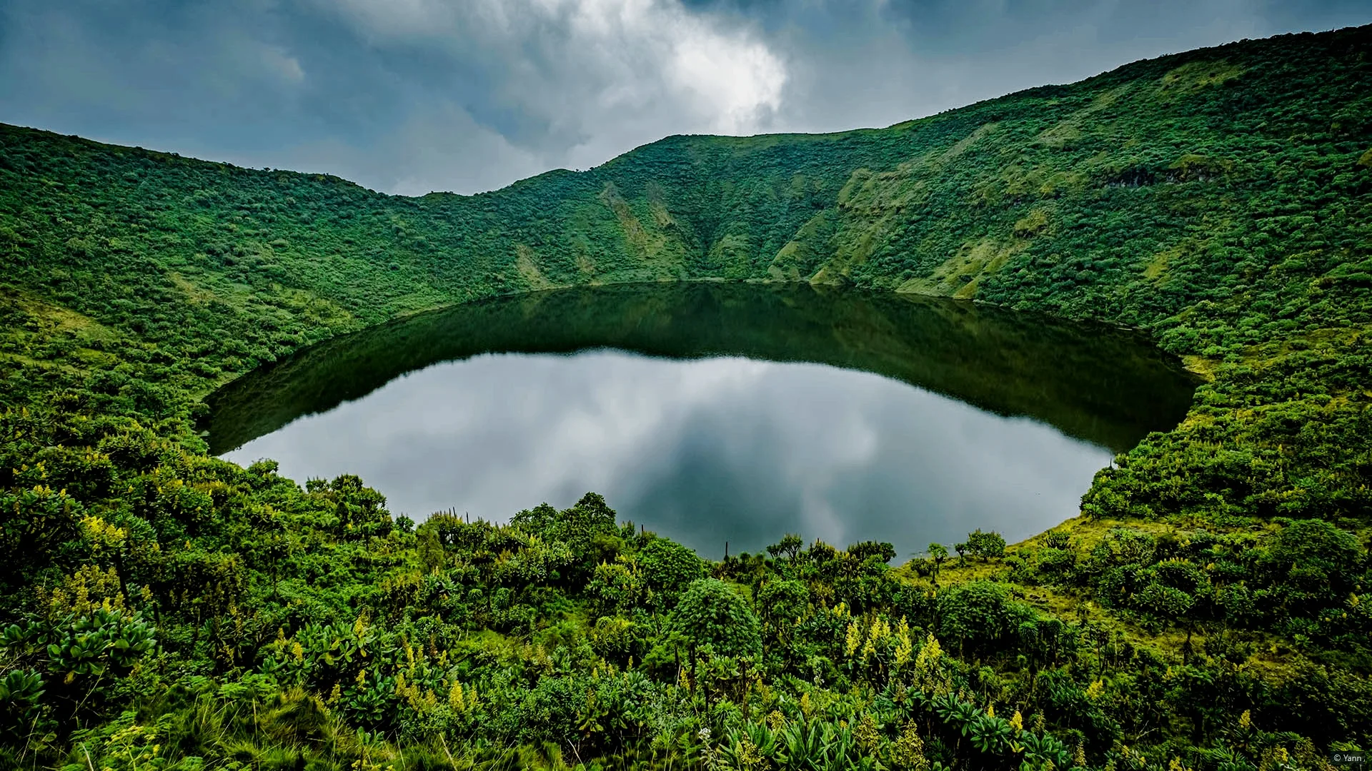 Mount Bisoke — Kinigi