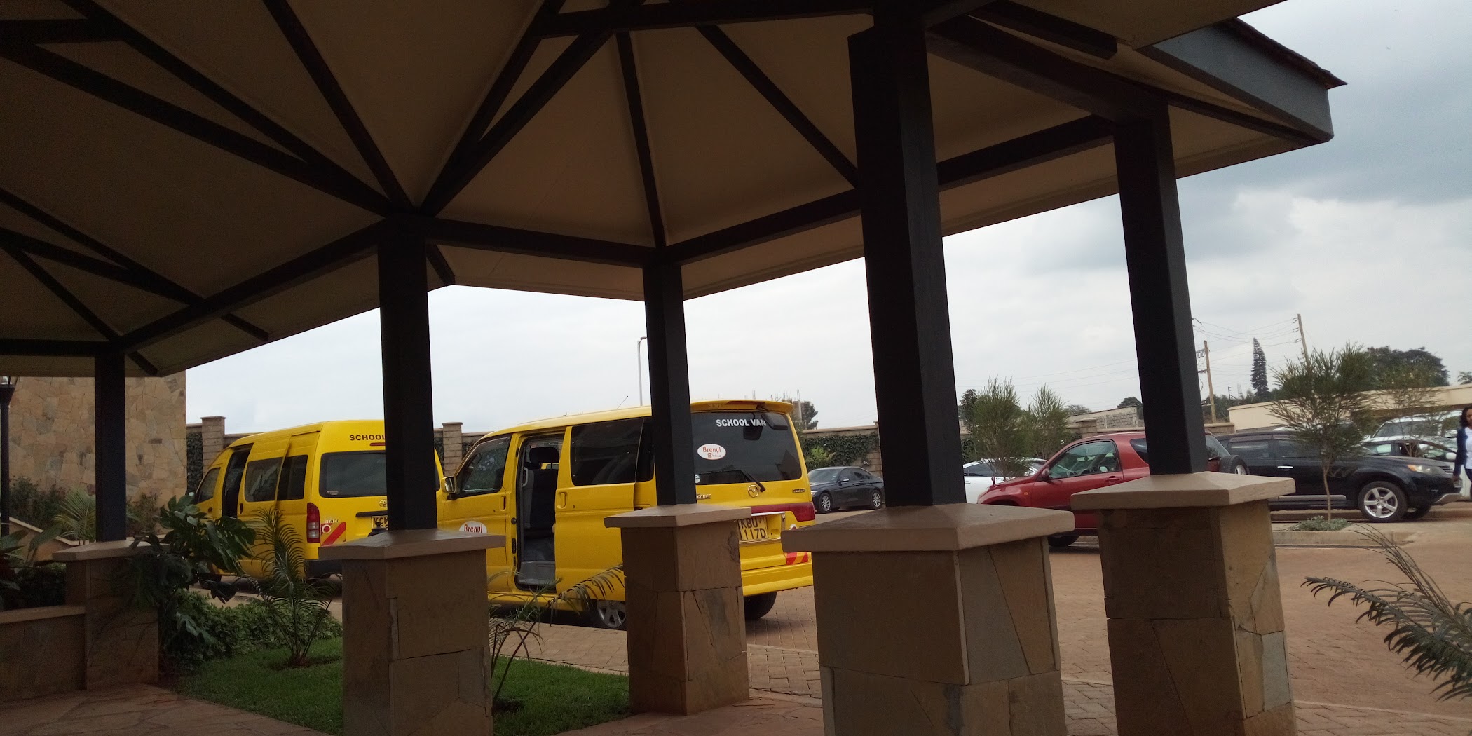 Bus Brookhouse Runda Brookhouse School Runda | Kenya 🇰🇪 – TortoisePath | SchoolFinder 🎓