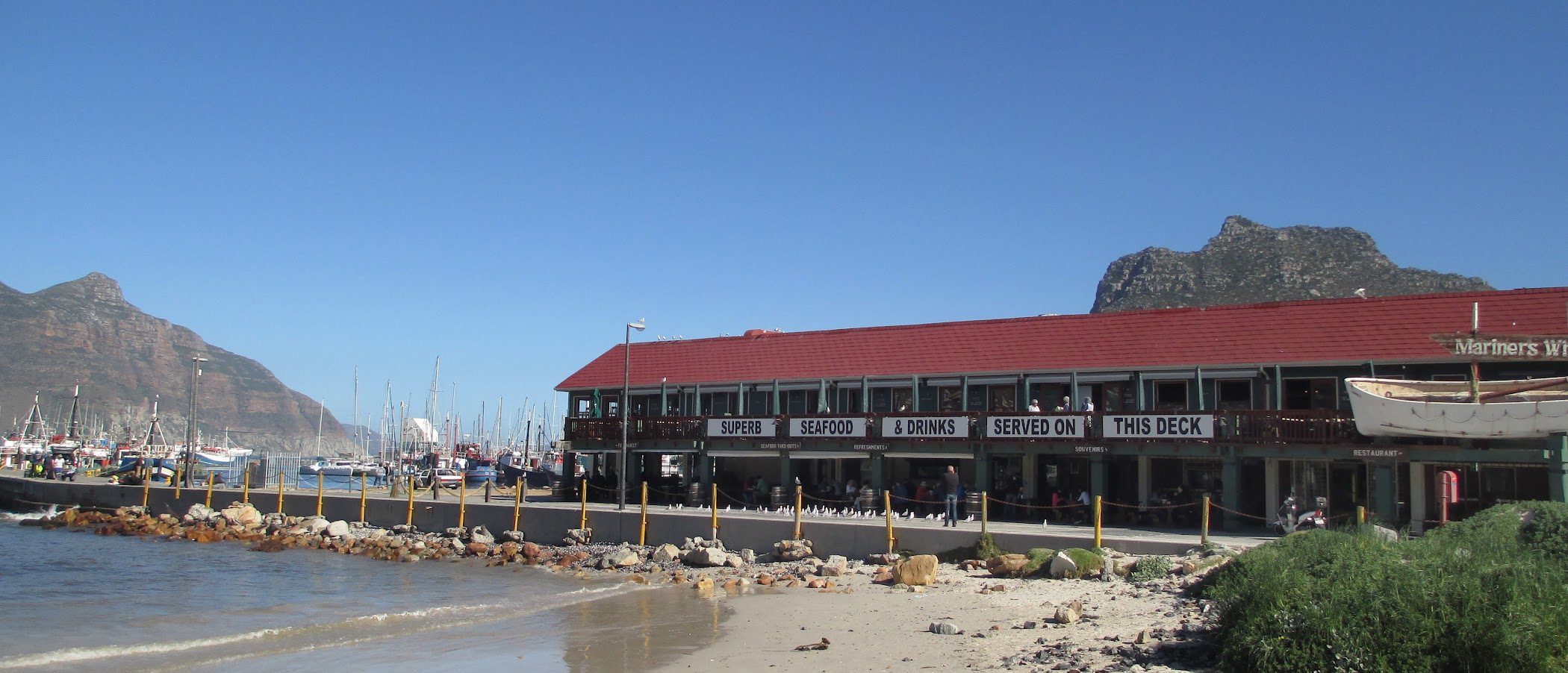 Arrival and context view at Mariner’s Wharf Harbour Front Emporium in Cape Town, Western Cape.