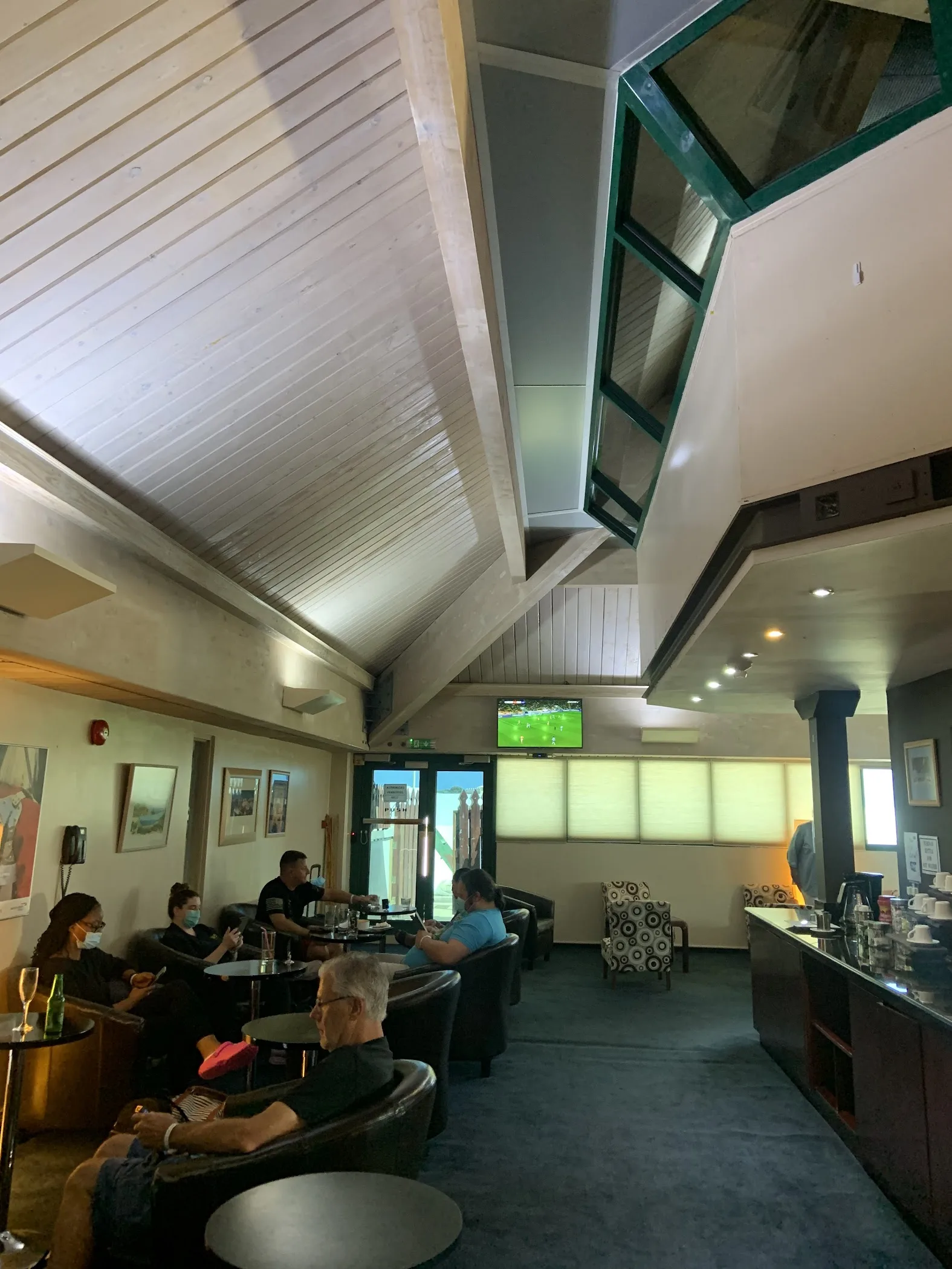 Iyanola Lounge — Vieux Fort