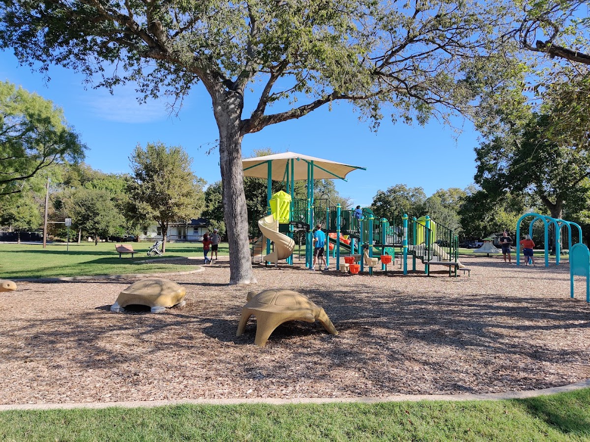 Edward Rendon Sr. Park at Festival Beach in Town Lake Metropolitan Park | Texas USA 🇺🇸 — Austin