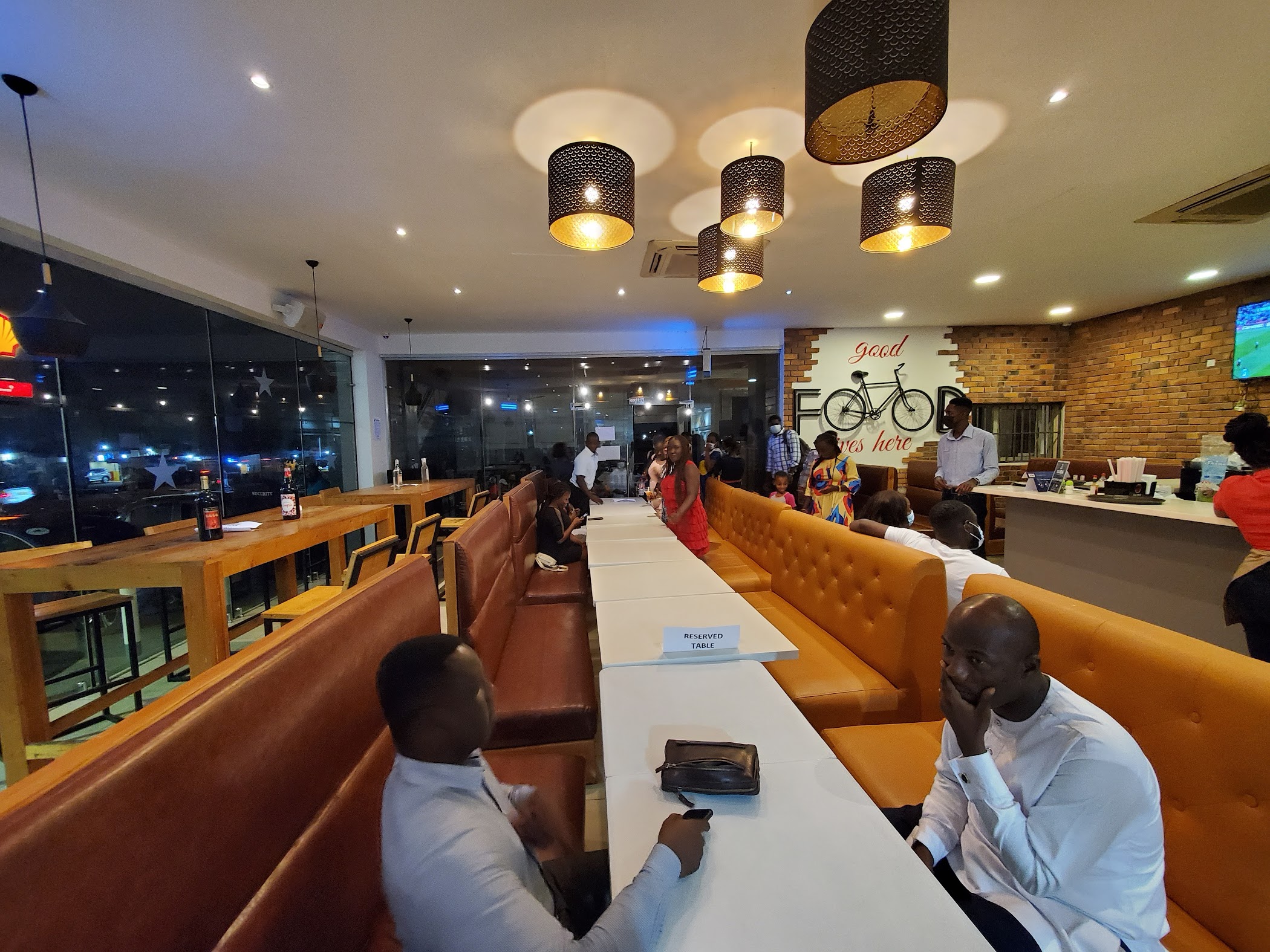 Starbites Restaurant, Tema — Lashibi