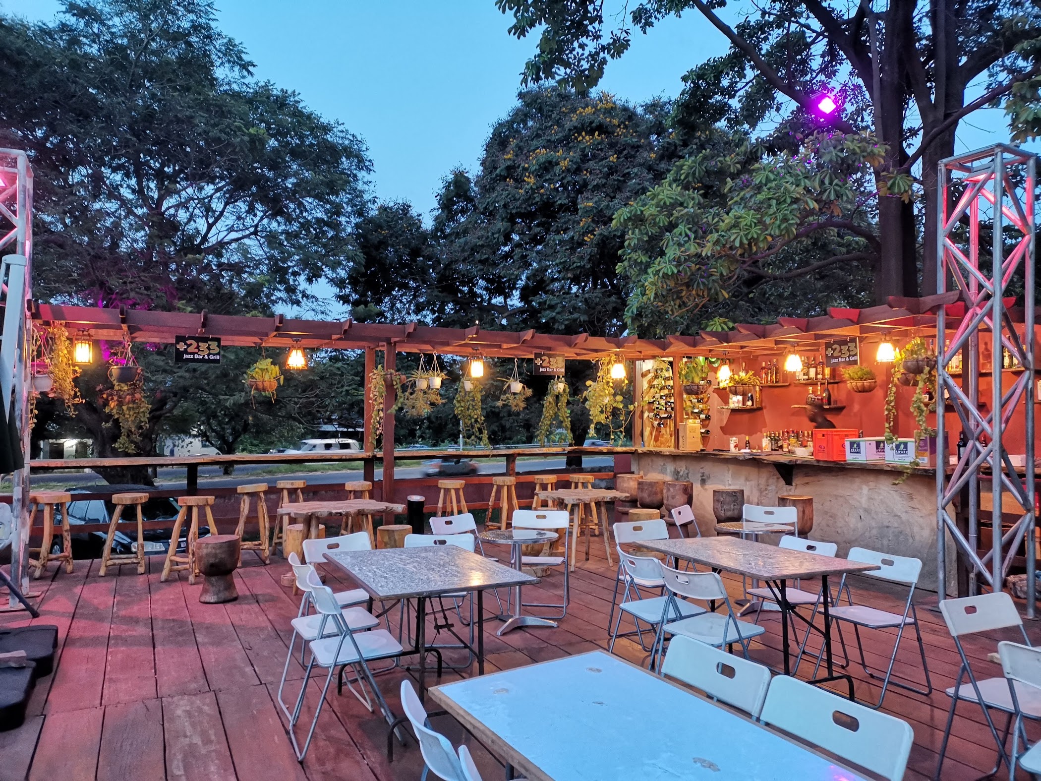 +233 Jazz Bar & Grill — Accra