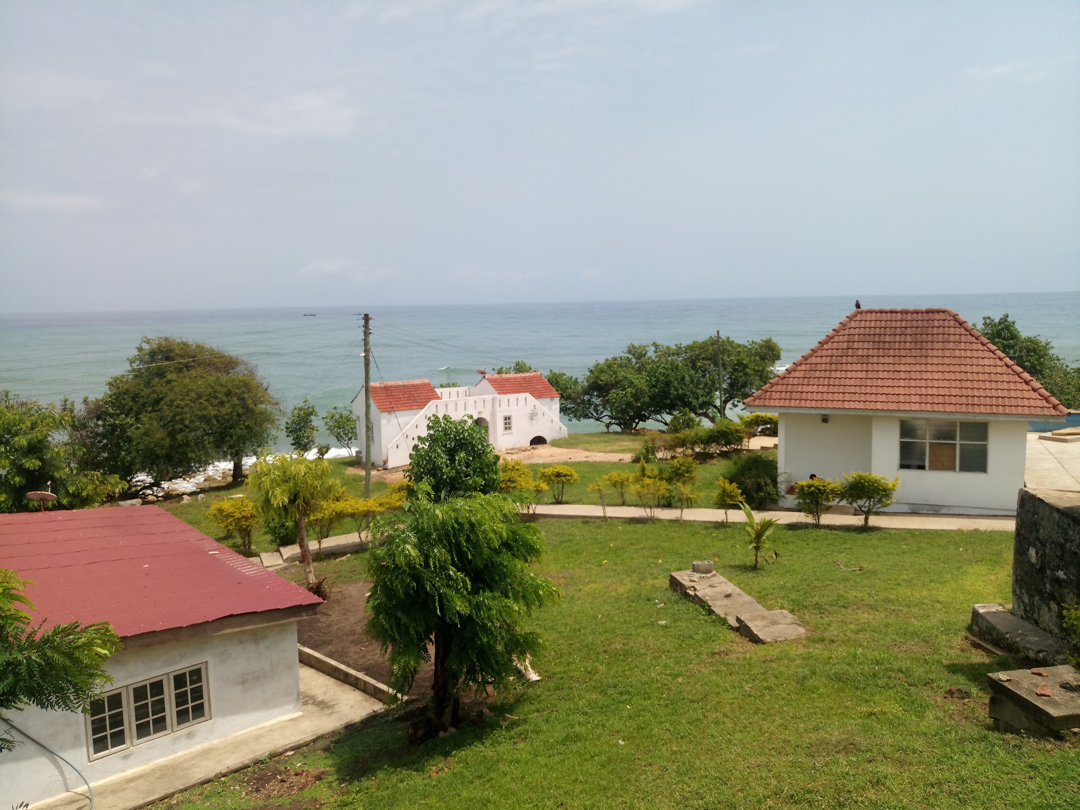 Arrival and context view at Fort Metal Cross in Dixcove, Western Region.