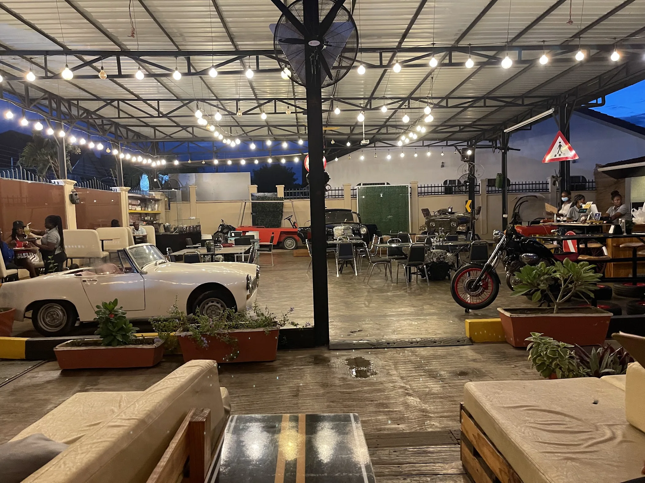 FOOD GARAGE — Accra