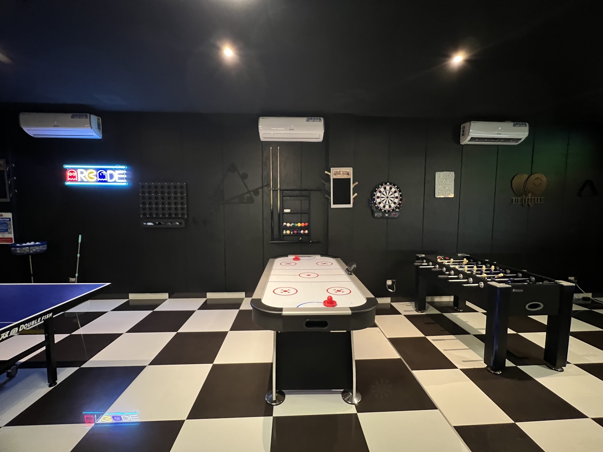 Big Leagues Sports & Games Lounge — Accra