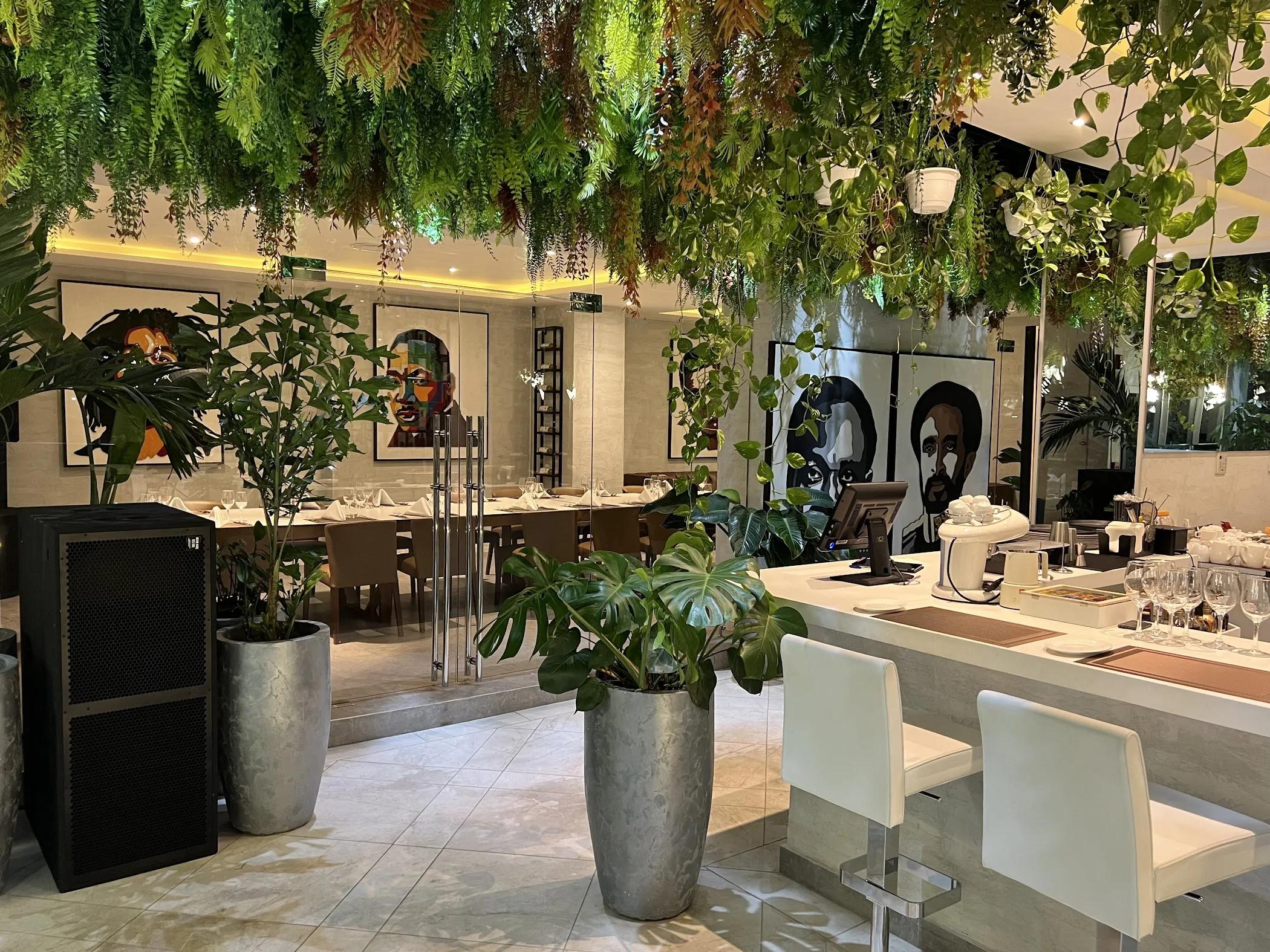 White Restaurant & Garden — Accra