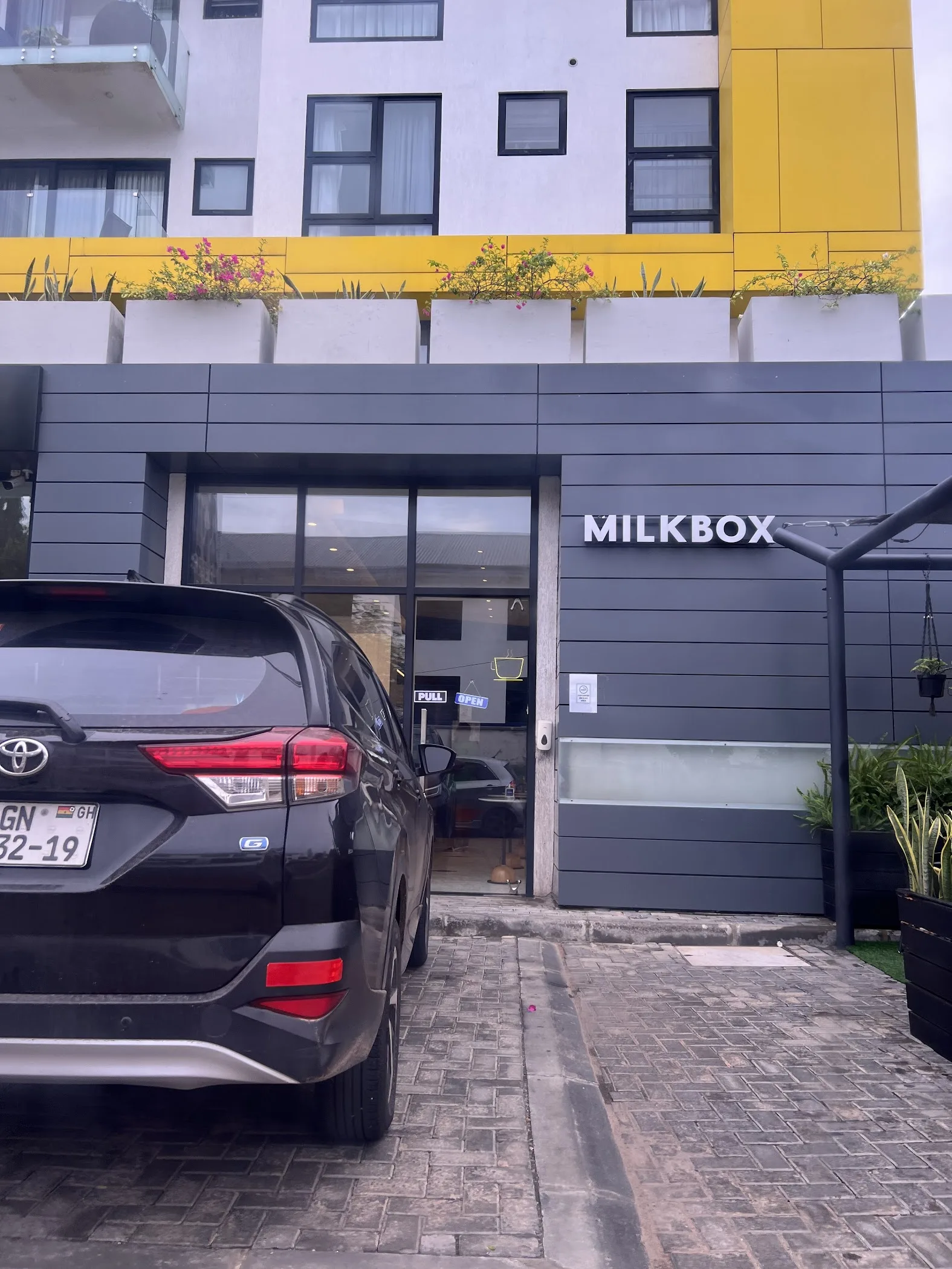 MilkBox Café — Accra