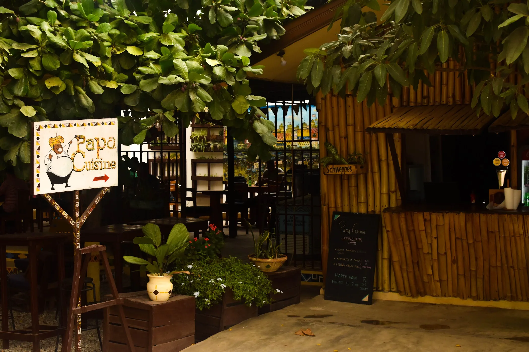 Mama Cuisine — Accra