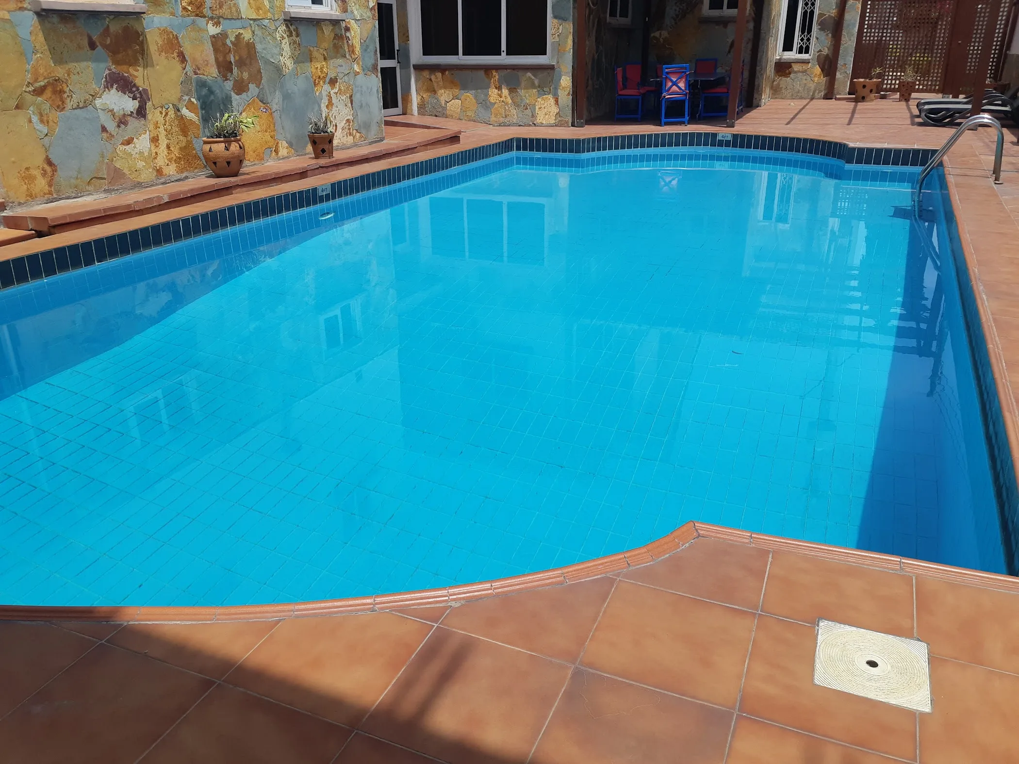 Midindi Hotel — Accra