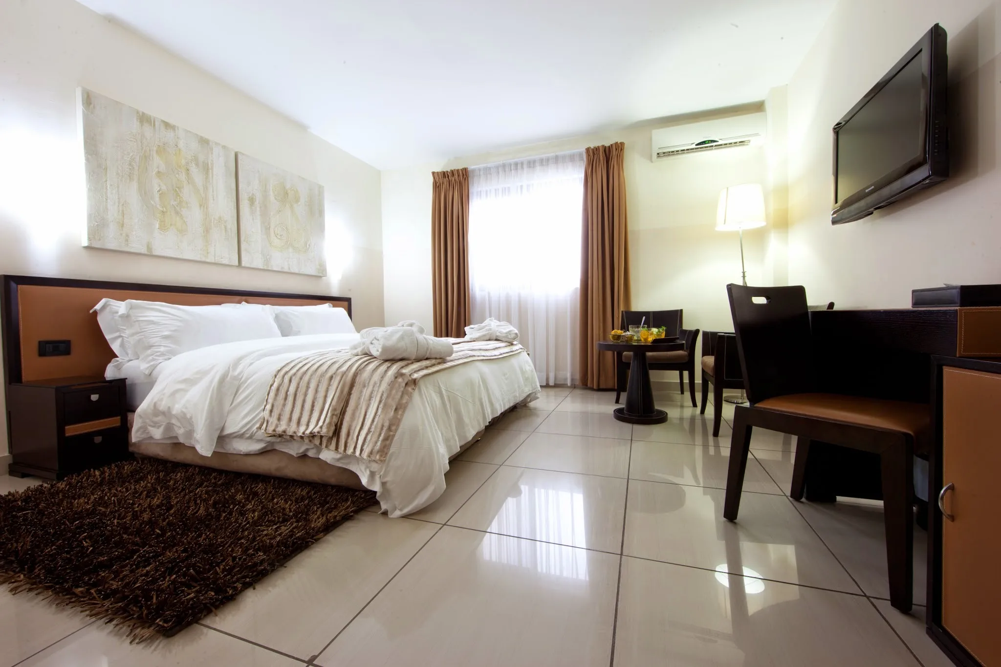 Oak Plaza Hotel, East Airport — Accra