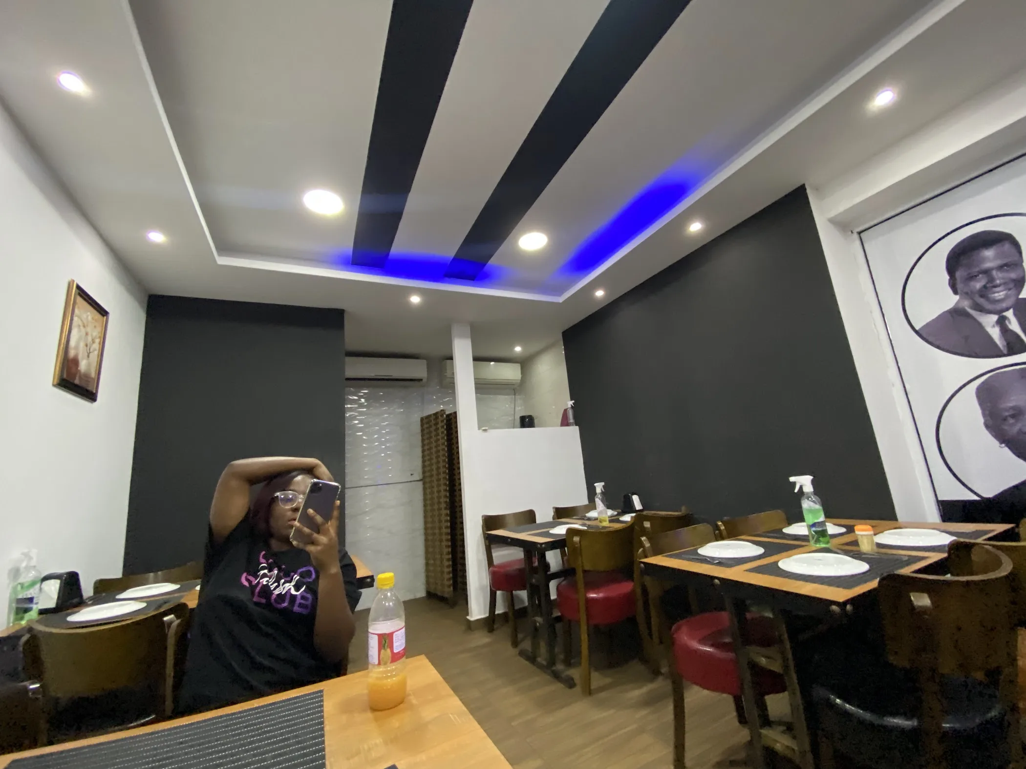 Black & White Restaurant and Cafe
