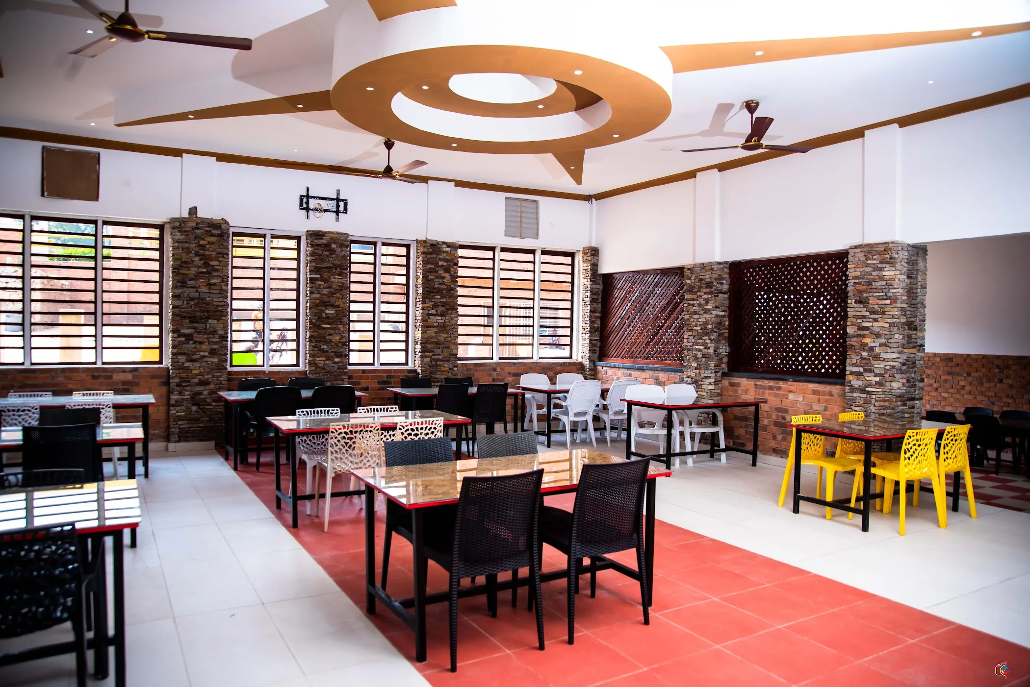 Peduase Chop House — Aburi