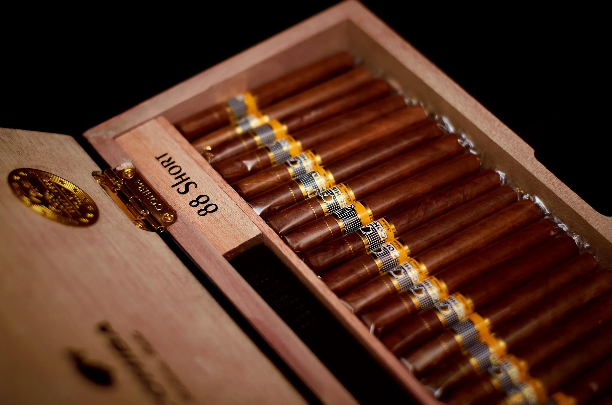 Habana Vieja Cigar Lounge — Accra